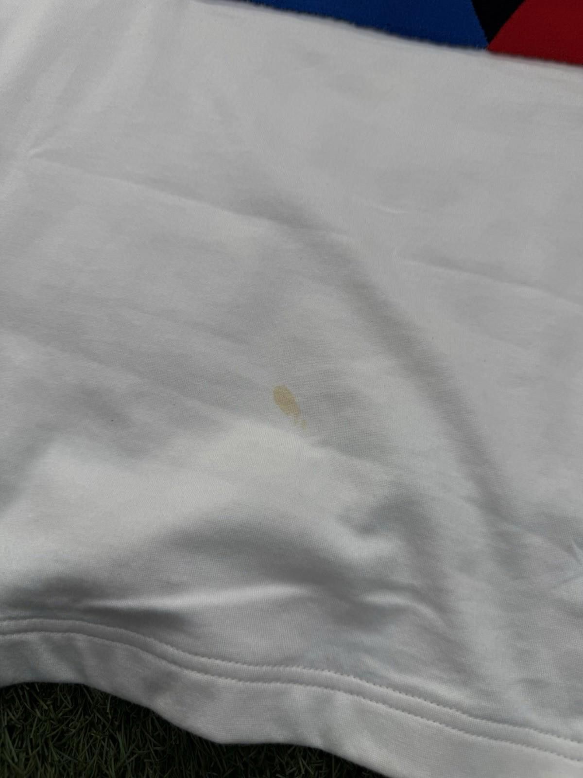 Louis Vuitton LOUIS VUITTON T-Shirt LV Tee Velvet Patch (Large) STAINS Size US L / EU 52-54 / 3 - 10 Thumbnail