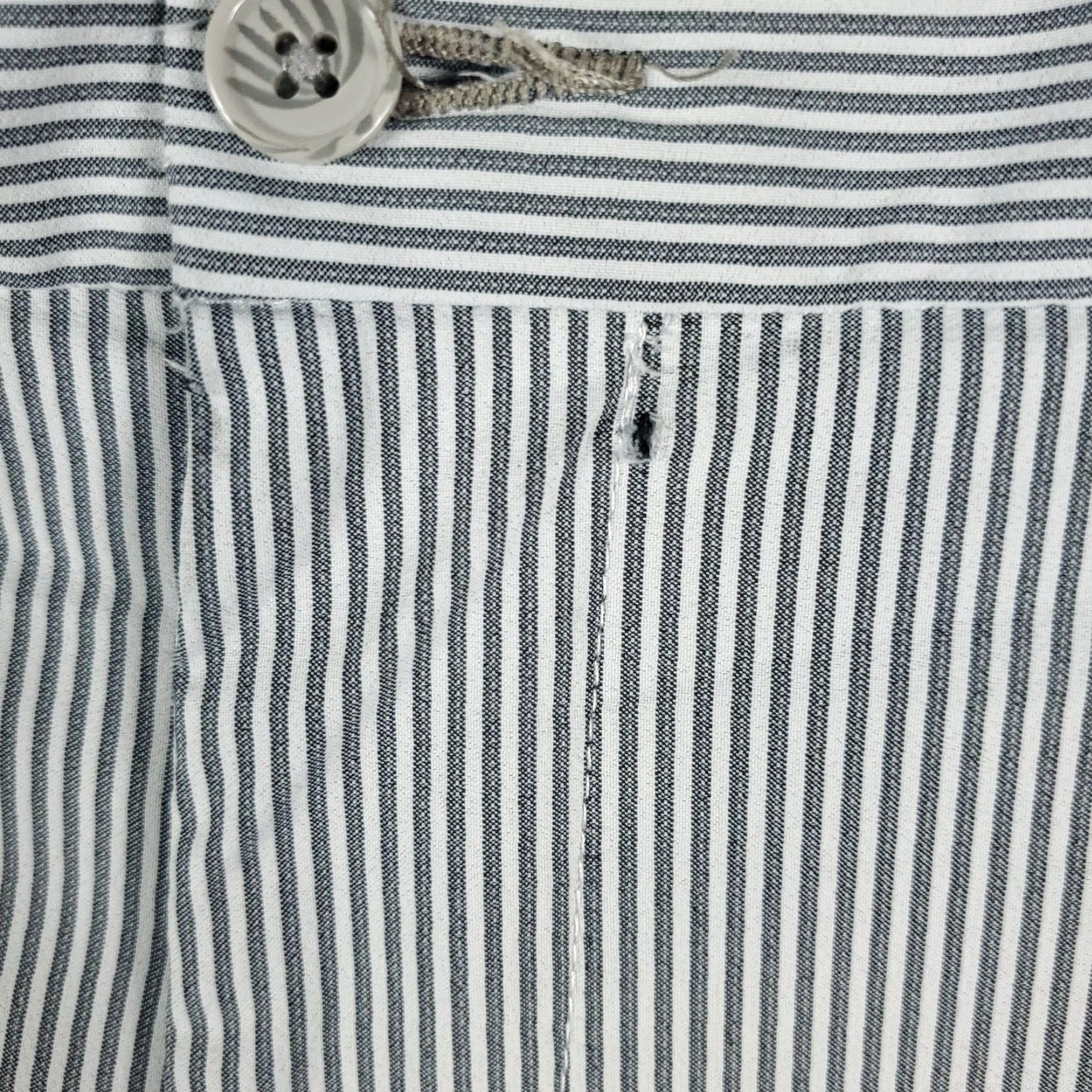 Vintage Pebble Beach Chino Shorts Flat Front Striped Polyester Blend Belt Loops Regular 38 Gray Damaged Mens Size US 38 / EU 54 - 7 Thumbnail