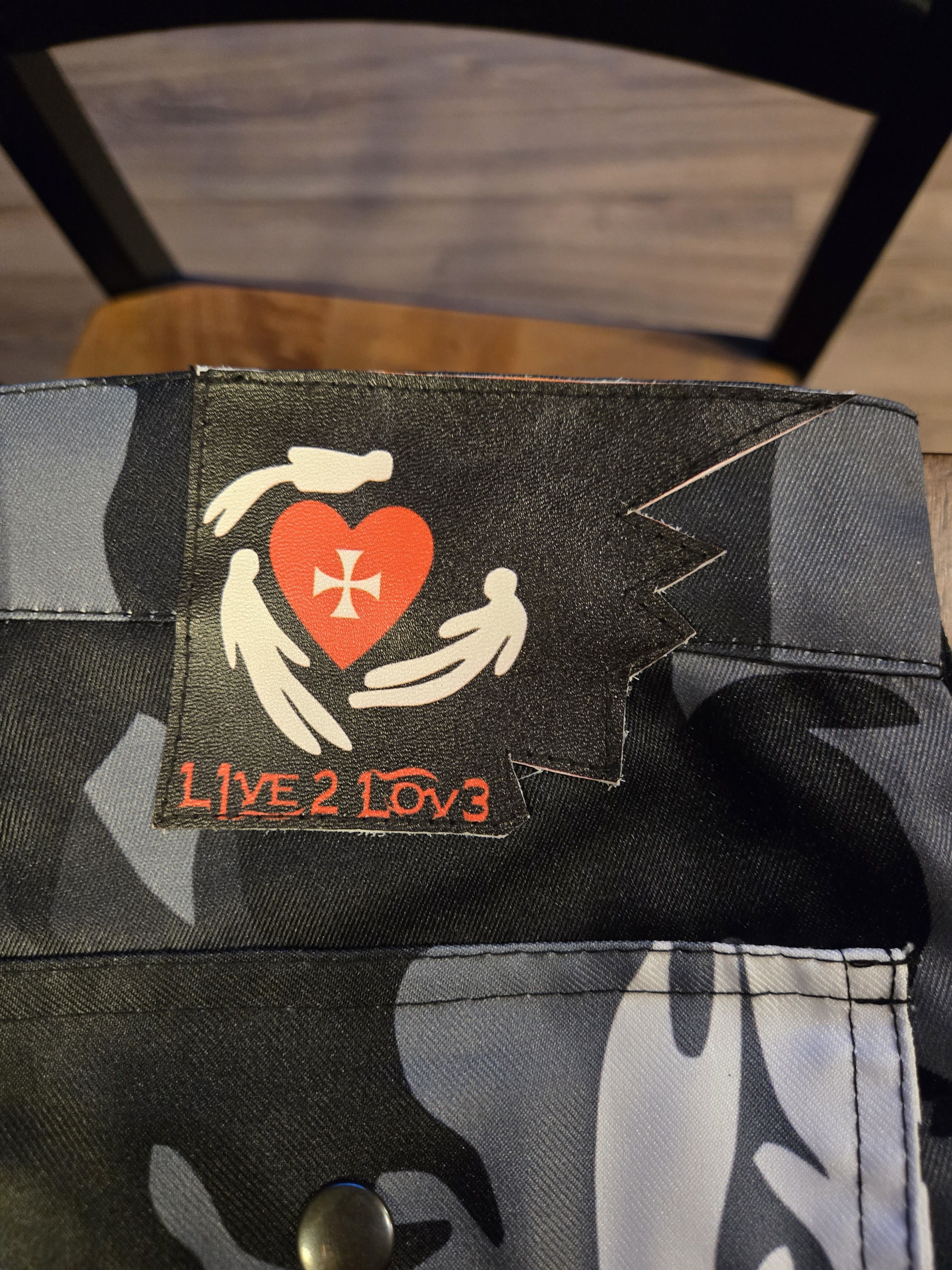 Other Live 2 Love Convertible Camo Cargo Pants Size US 34 / EU 50 - 4 Thumbnail