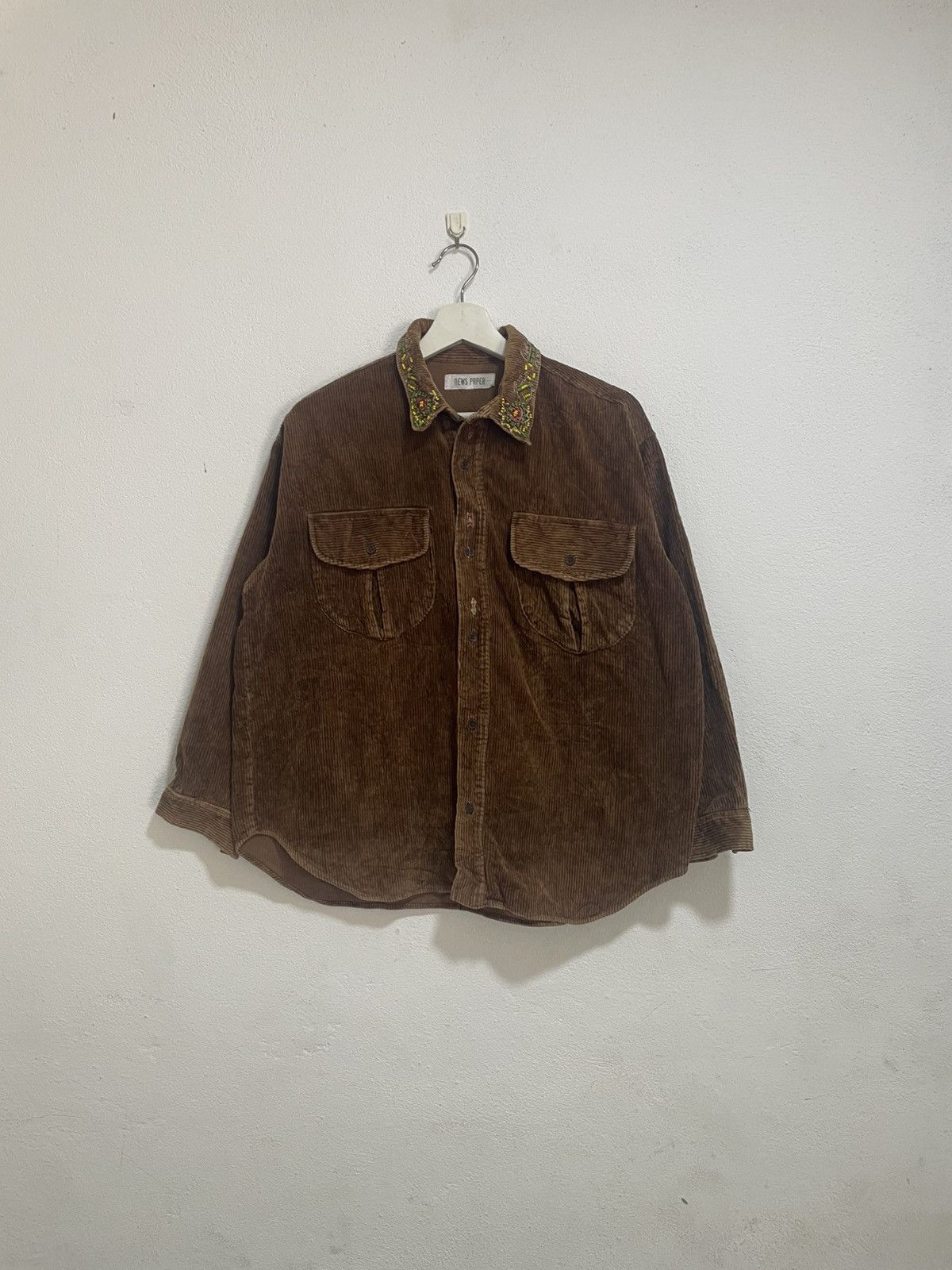 Vintage vintage news paper beaded collar bohemian corduroy shirt Size US L / EU 52-54 / 3 - 1 Thumbnail