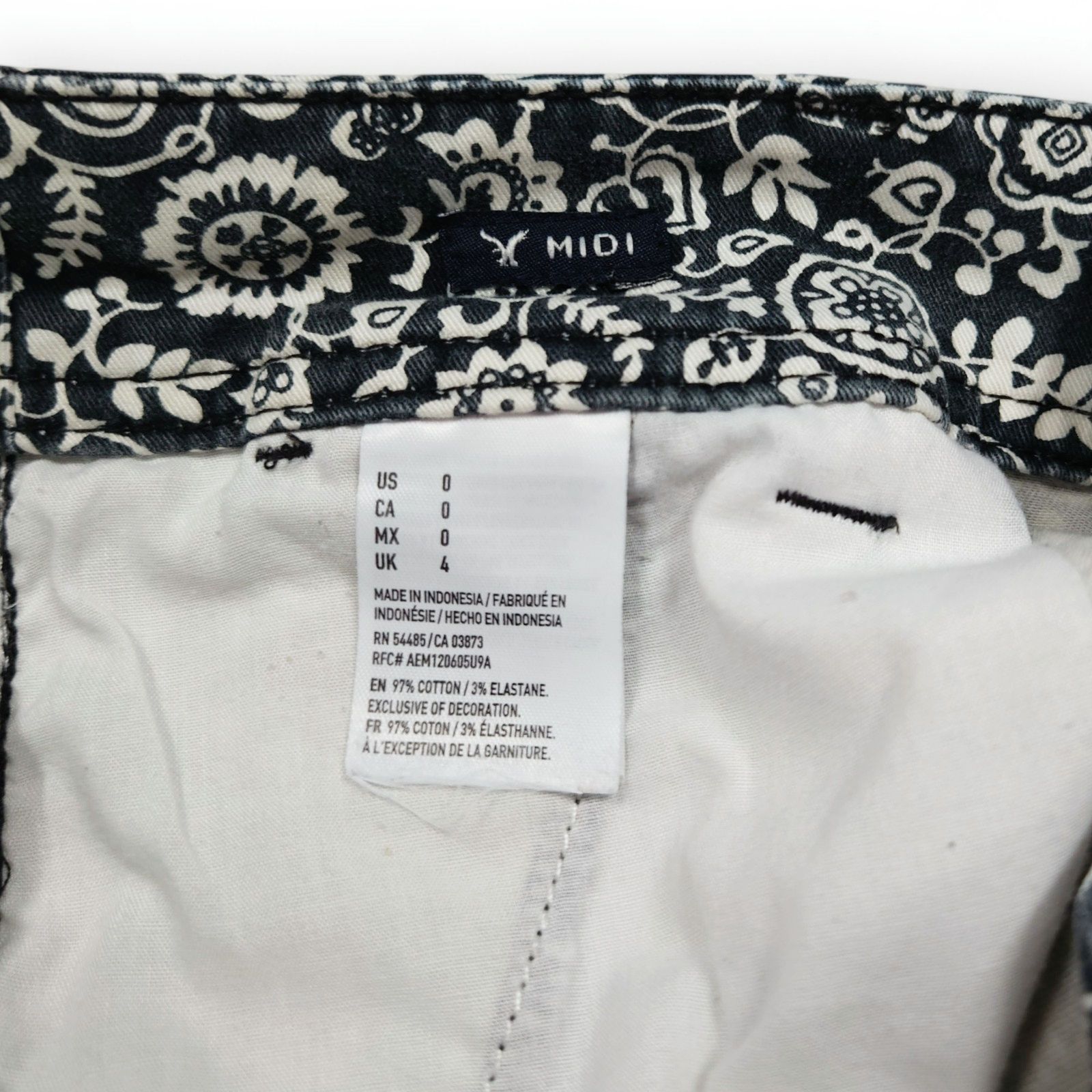 American Eagle Outfitters EUC American Eagle Midi Stretch Chino Shorts Sz. 0 Floral Size 25" / US 0 / IT 36 - 4 Thumbnail