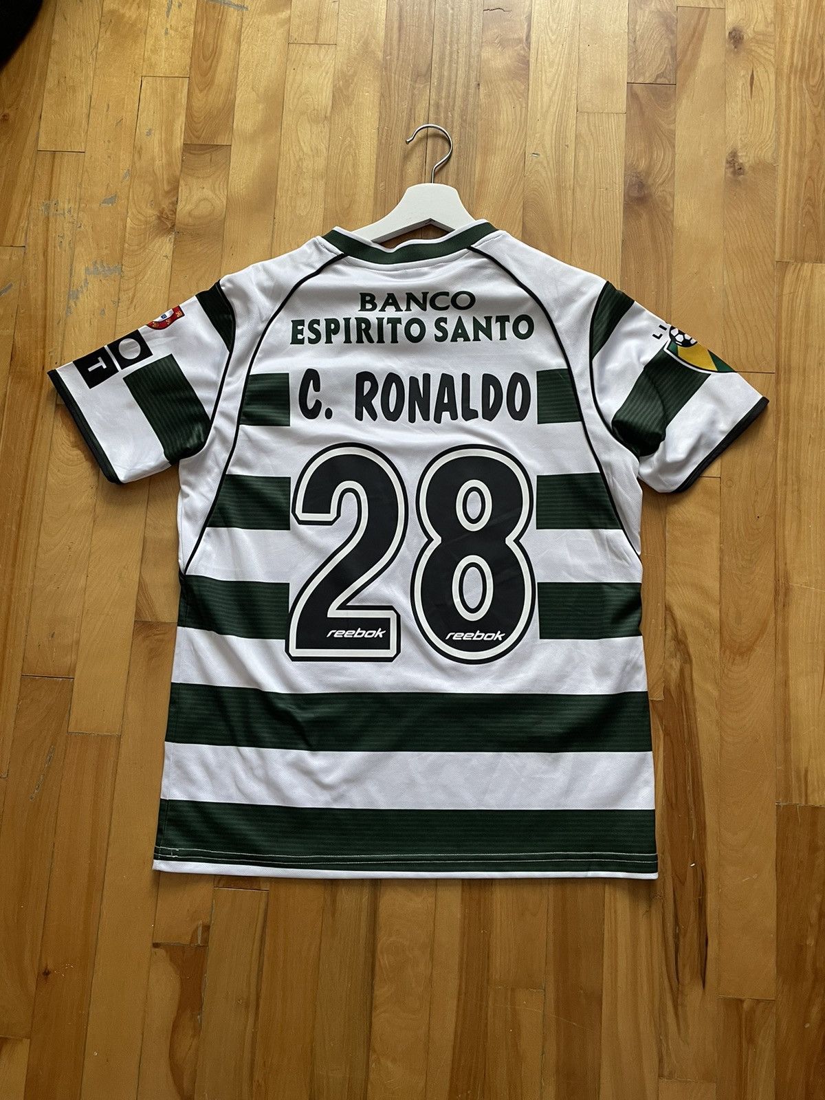 Reebok Sporting 2002/03 home jersey (CR7) Size US M / EU 48-50 / 2 - 1 Thumbnail