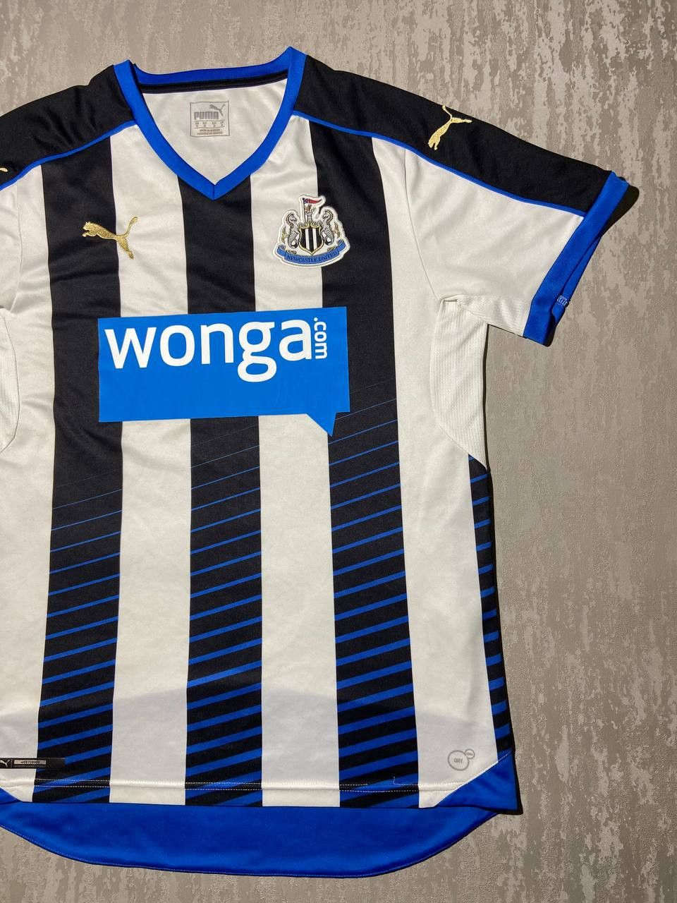 Puma Newcastle United FC 2015 Home Football Shirt Soccer Jersey Size US M / EU 48-50 / 2 - 3 Thumbnail