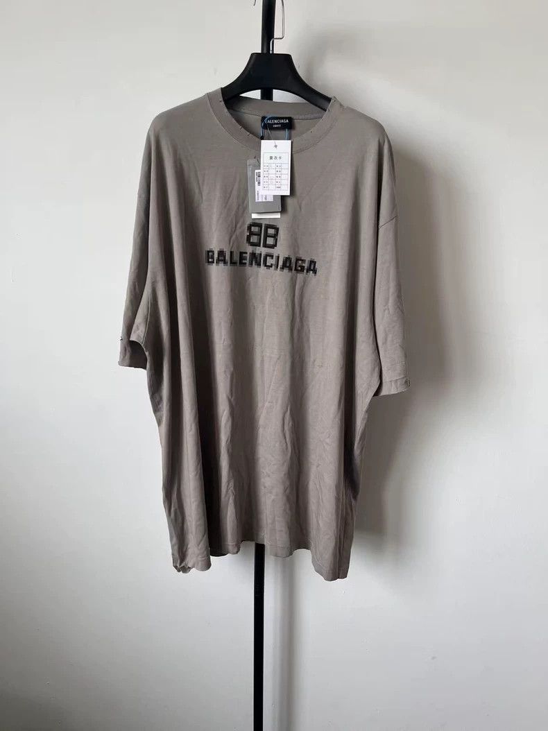 Balenciaga Balenciaga BB Logo Distressed Short Sleeve T-Shirt-yf Size US L / EU 52-54 / 3 - 1 Thumbnail
