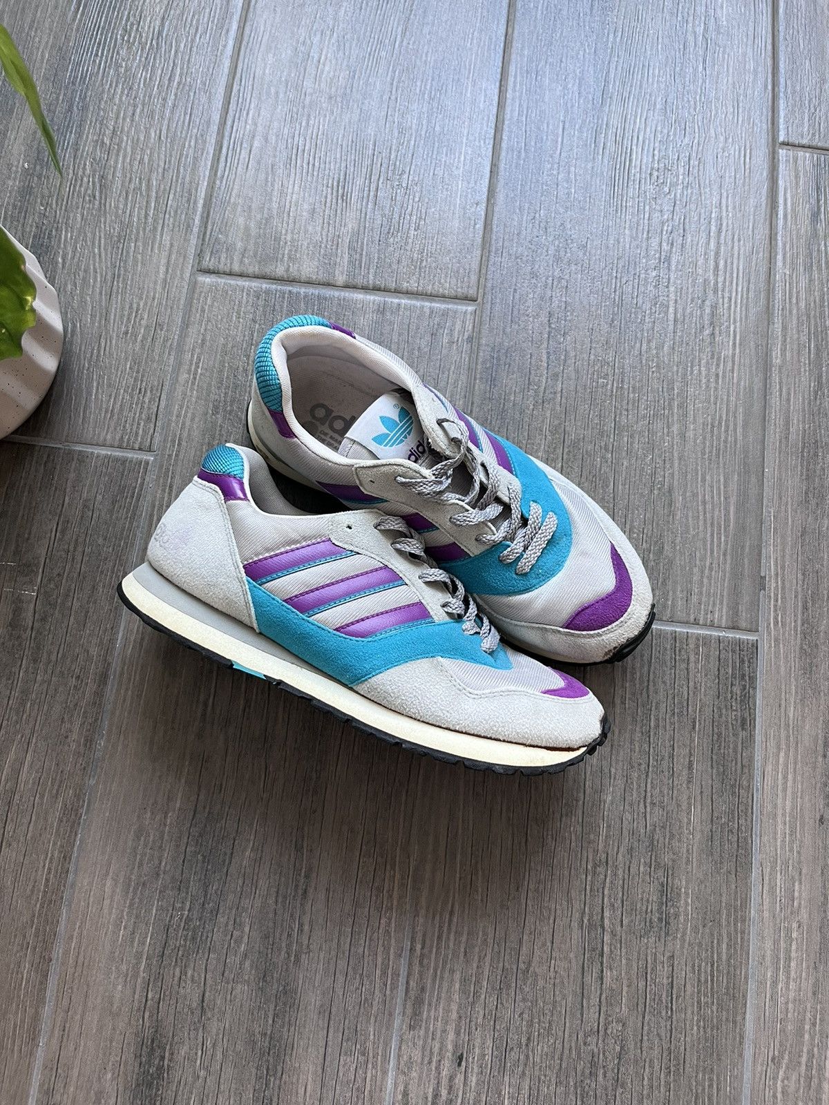 Adidas × Streetwear × Vintage Vintage Adidas Quasar OG Running Trainers ...