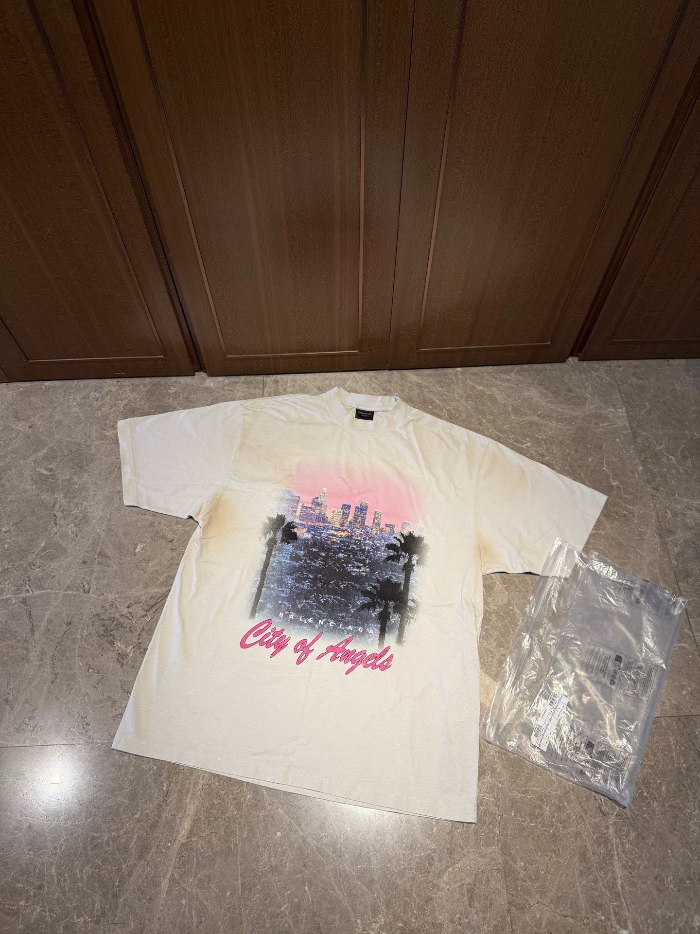 Balenciaga Balenciaga Cotton White T-Shirt M Men Size US M / EU 48-50 / 2 - 1 Thumbnail
