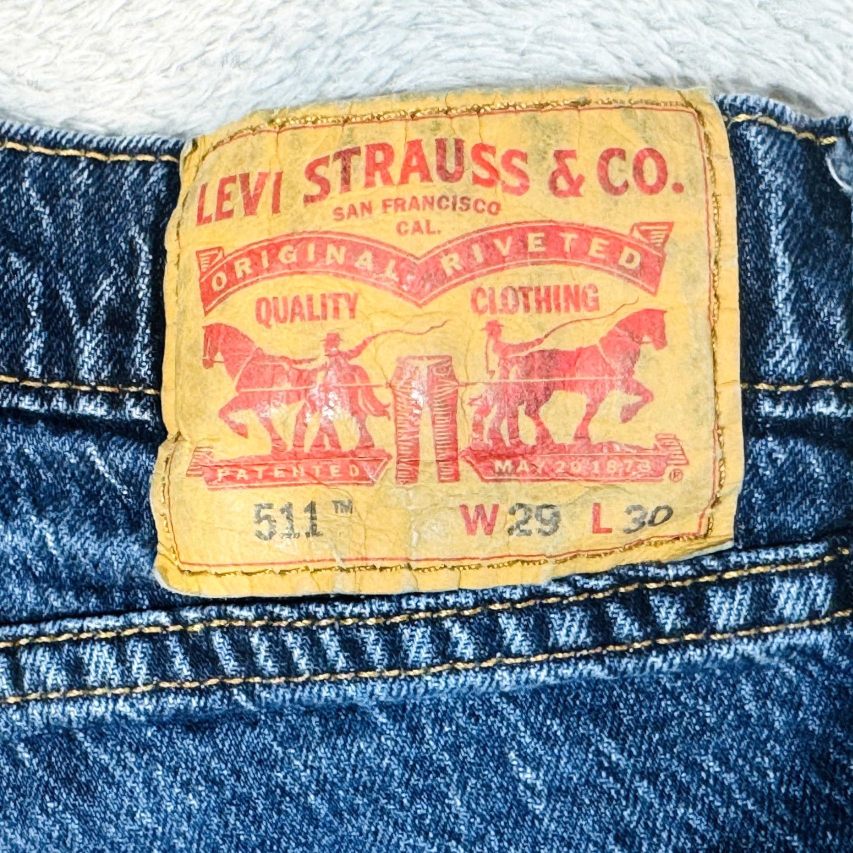 Levi's VINTAGE Levi's 511 Jeans Mens 29x30 Slim Taper Blue Medium Wash Denim 5-Pocket Logic Logo Zipper Closure Mens 90s Theme Size US 29 - 4 Thumbnail