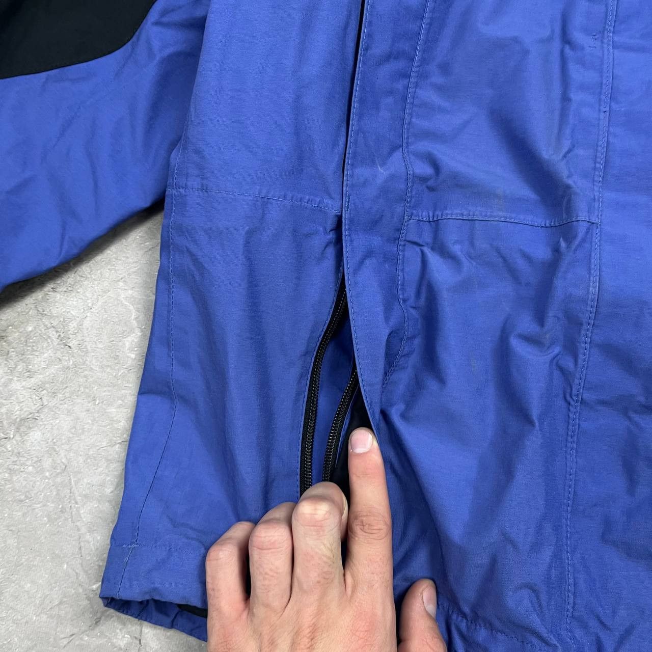 The North Face Vintage Womens The North Face HyVent Jacket Size S Size S / US 4 / IT 40 - 17 Thumbnail
