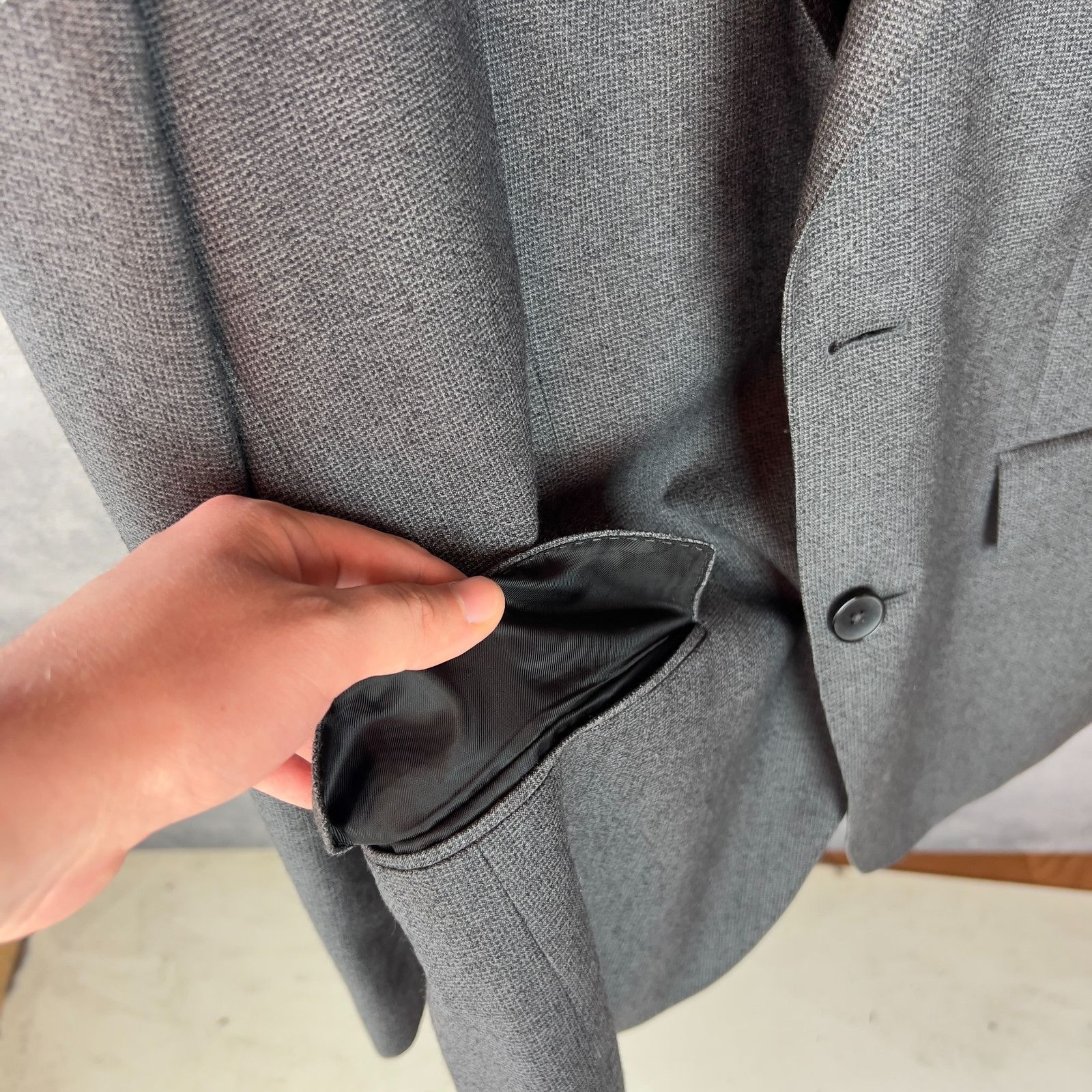 Hugo Boss Hugo Boss Men's Blazer Size US 38R Gray Cupro Long Sleeve` Size 38R - 12 Thumbnail