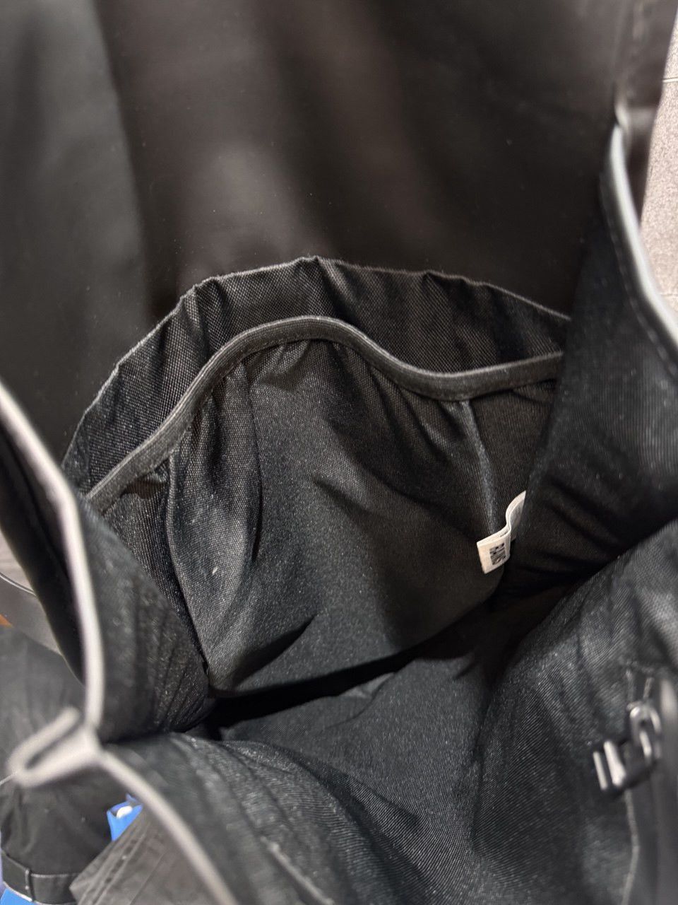 Rains Rains Backpack Black Unisex Size ONE SIZE - 12 Thumbnail