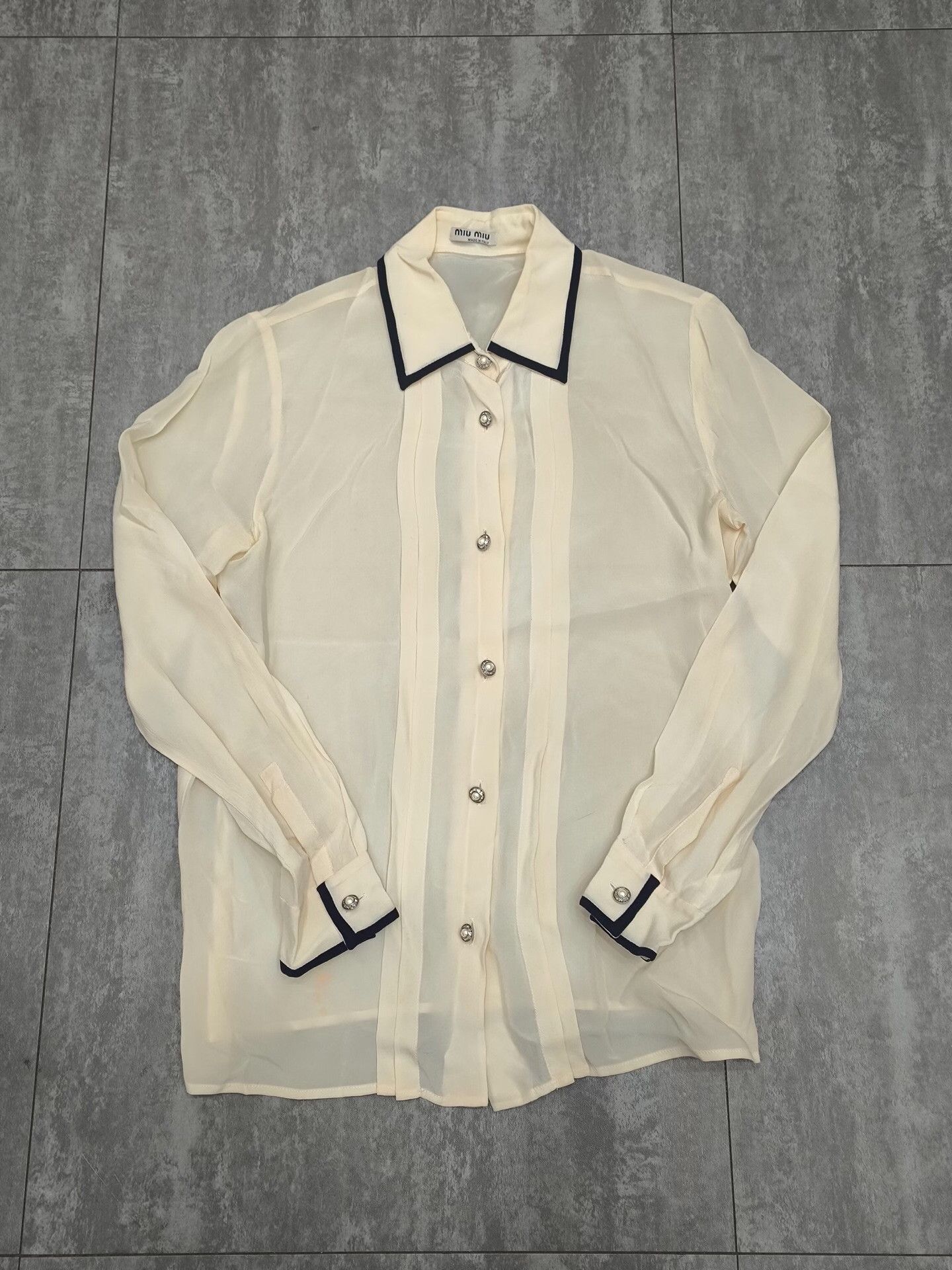 Miu Miu Miu Miu White Button Up M Women Size M / US 6-8 / IT 42-44 - 1 Thumbnail