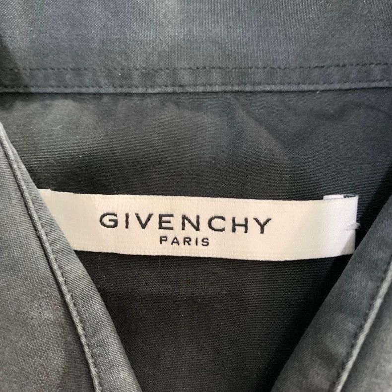 Givenchy Givenchy Pocket Logo Round Neck Short Sleeve Size US L / EU 52-54 / 3 - 4 Thumbnail