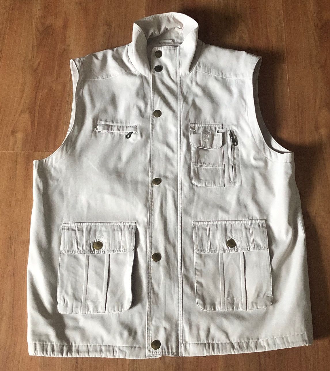 New Fashion light beige sleeveless vest size 3XL