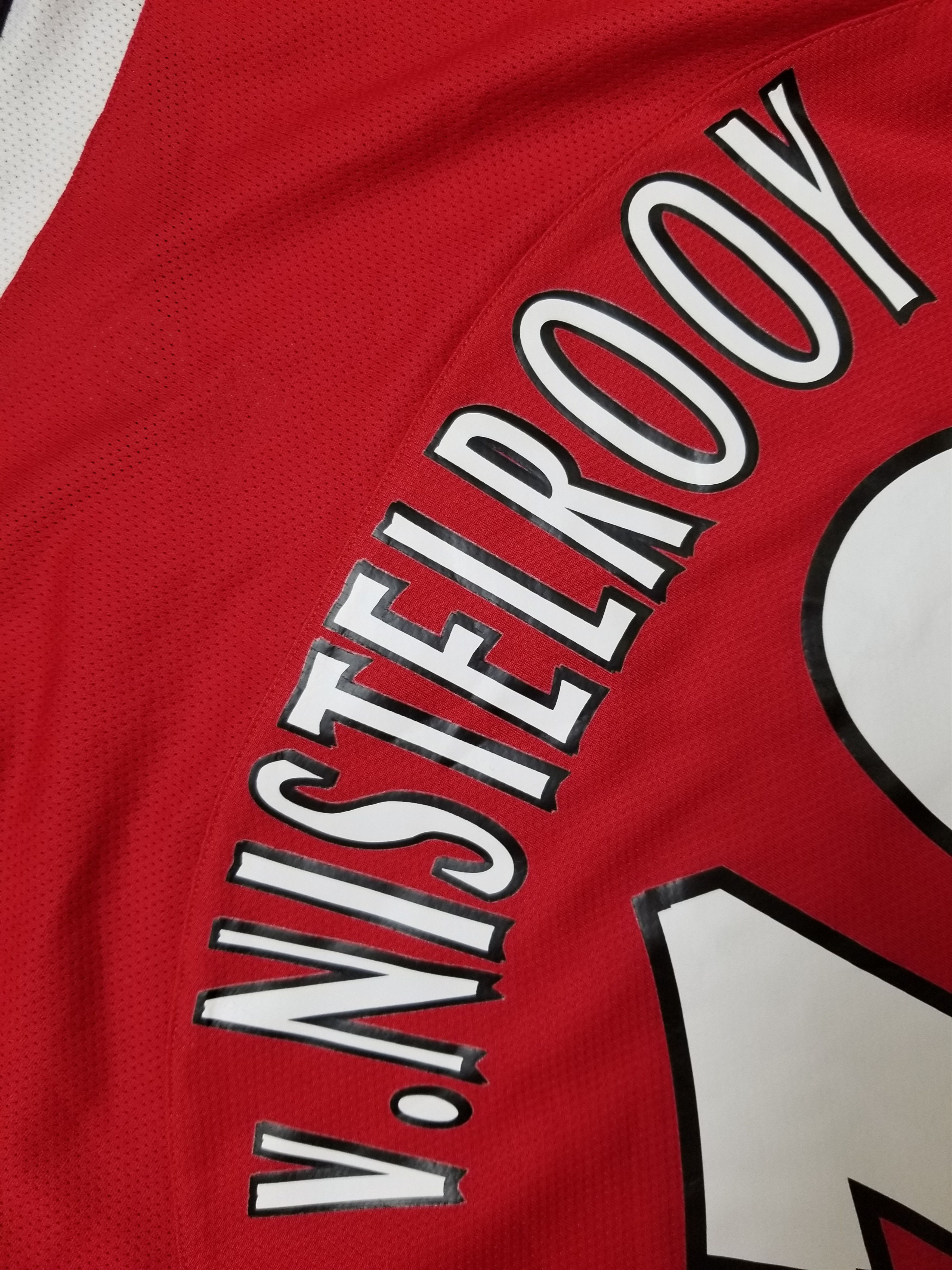 Nike Manchester United 04-06 Van Nistelrooy Home Longsleeve Size US M / EU 48-50 / 2 - 4 Thumbnail