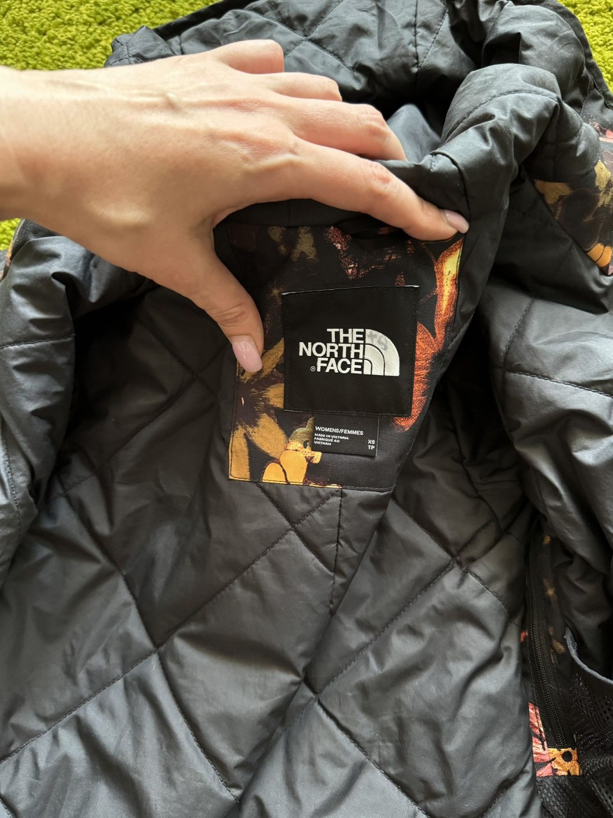 The North Face The North Face TNF gorpcore style floral pattern rare jacket Size XS / US 0-2 / IT 36-38 - 8 Thumbnail