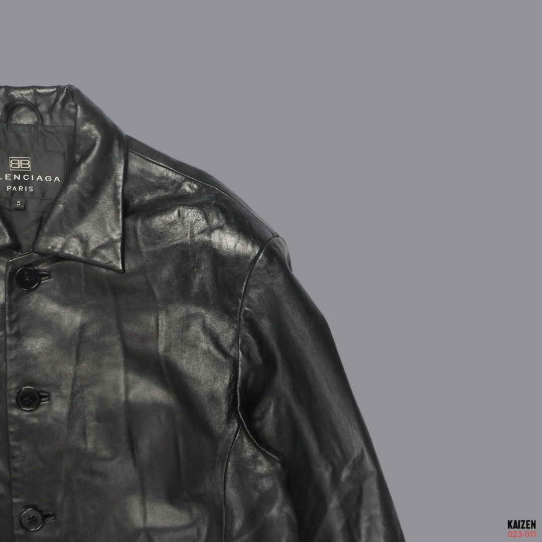 Balenciaga VINTAGE x BALENCIAGA - LEATHER JACKET ‘NICHOLAS GHESQUIRRE’ Size US XXL / EU 58 / 5 - 5 Thumbnail