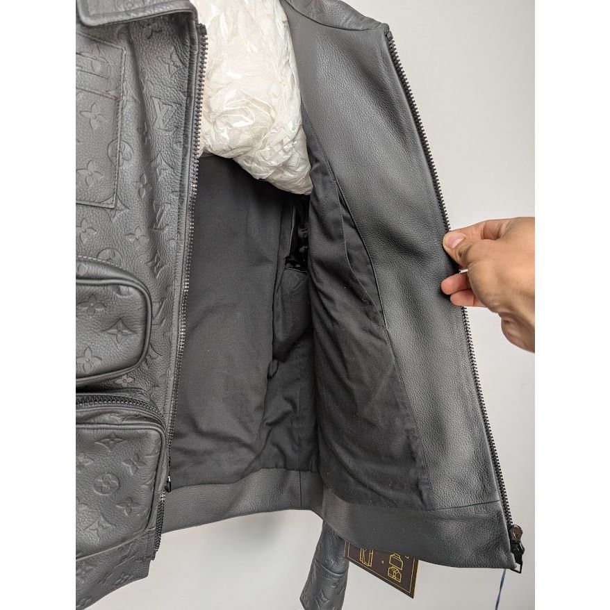 Louis Vuitton o1rshd1 Monogram Embossed Utility Black Leather Jacket Black Size US M / EU 48-50 / 2 - 11 Thumbnail