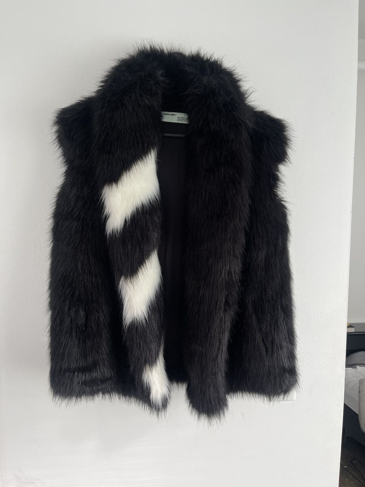Off-White Faux fur stripe vest Size US L / EU 52-54 / 3 - 1 Thumbnail