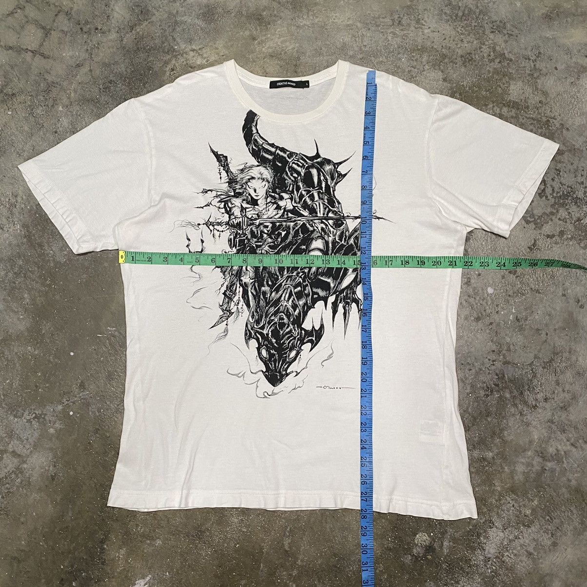 Anime YOSHITAKA AMANO FINAL FANTASY CREATIVE AWARD T SHIRT Size US L / EU 52-54 / 3 - 12 Thumbnail