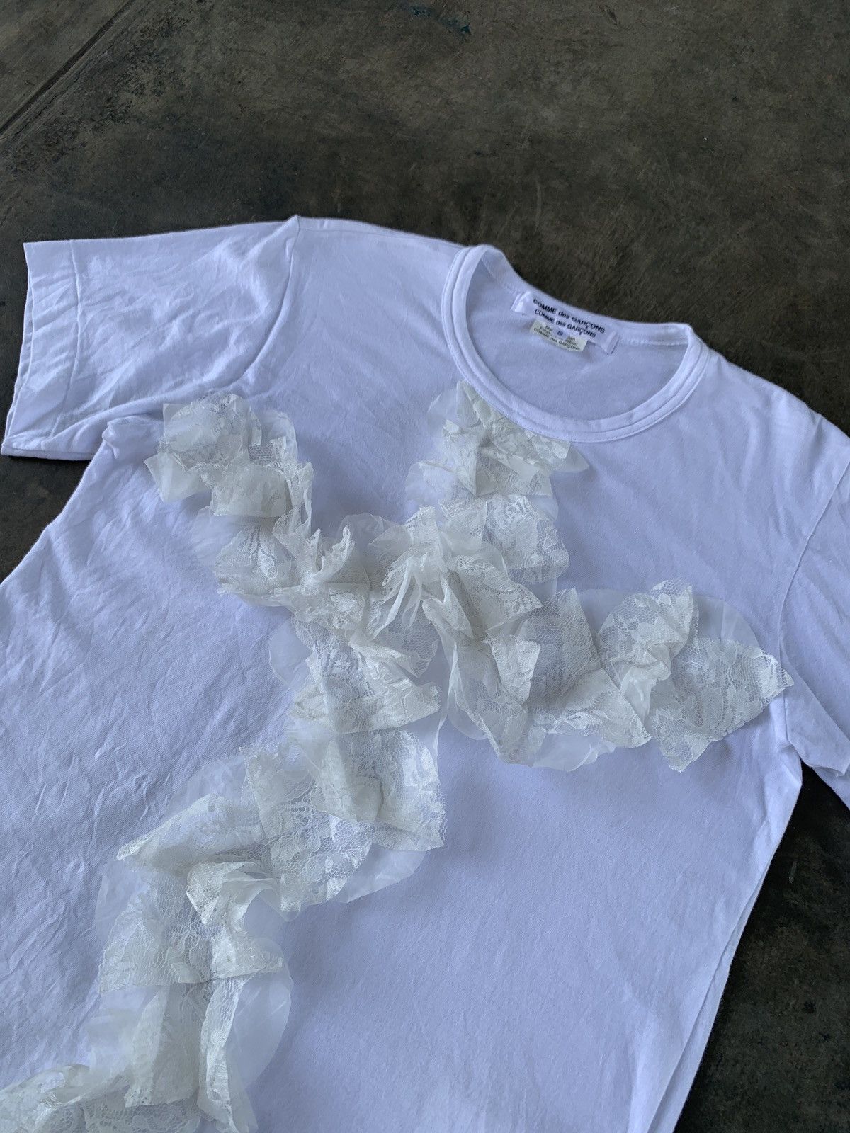 Comme des Garcons 🔥SOLD🔥Comme des Garçons Ruffle short-sleeved T-shirt Size S / US 4 / IT 40 - 2 Thumbnail