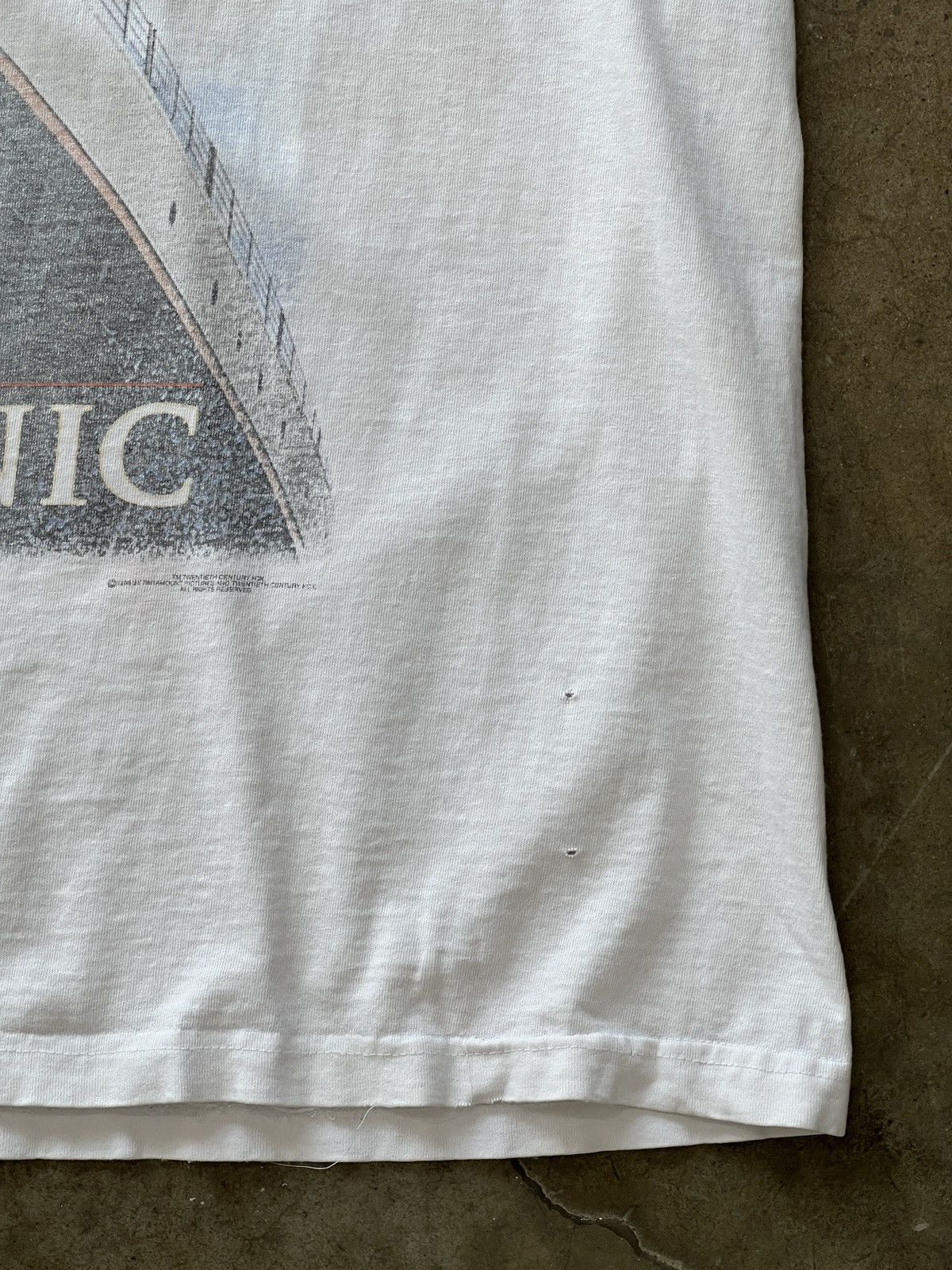 Vintage Vintage 1998 Titanic Promo Movie Poster Tee Large Size US L / EU 52-54 / 3 - 7 Thumbnail