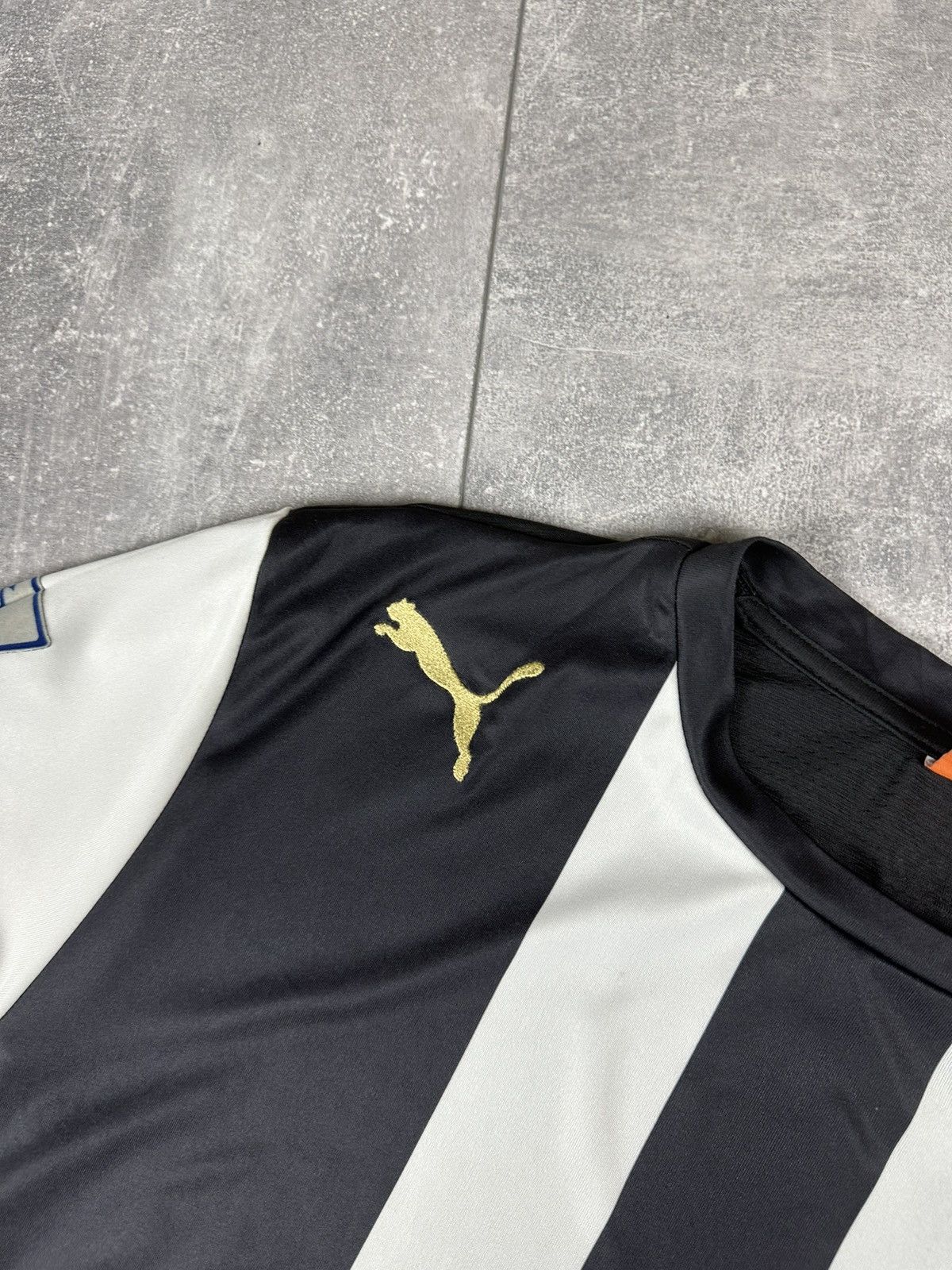 Puma Puma New Castle United 2011/12 Home Soccer Jersey Size US M / EU 48-50 / 2 - 7 Thumbnail