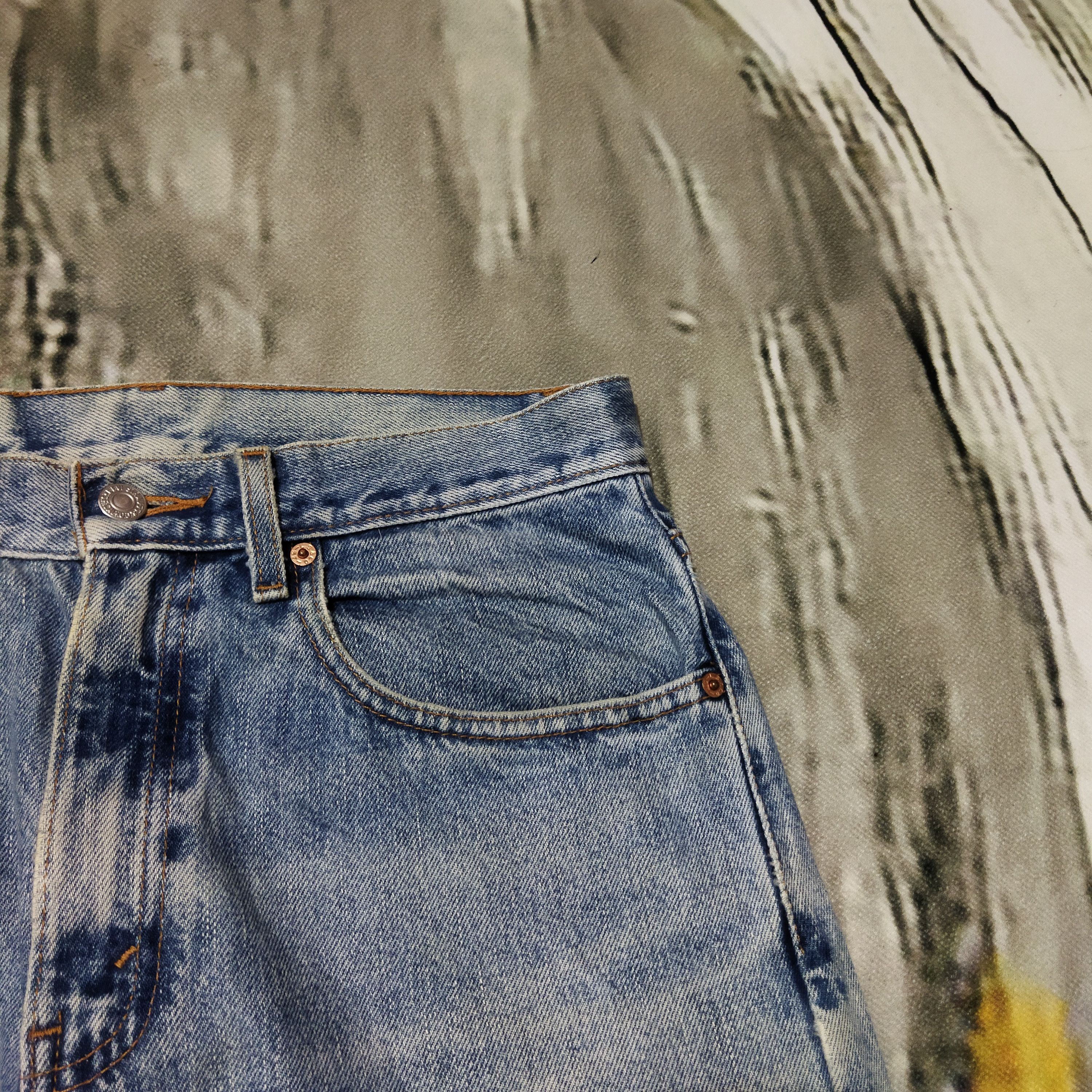 Levi's × Vintage VINTAGE LEVIS 505 DISTRESSED FADED BLUE JEANS PANTS Size US 31 - 5 Thumbnail