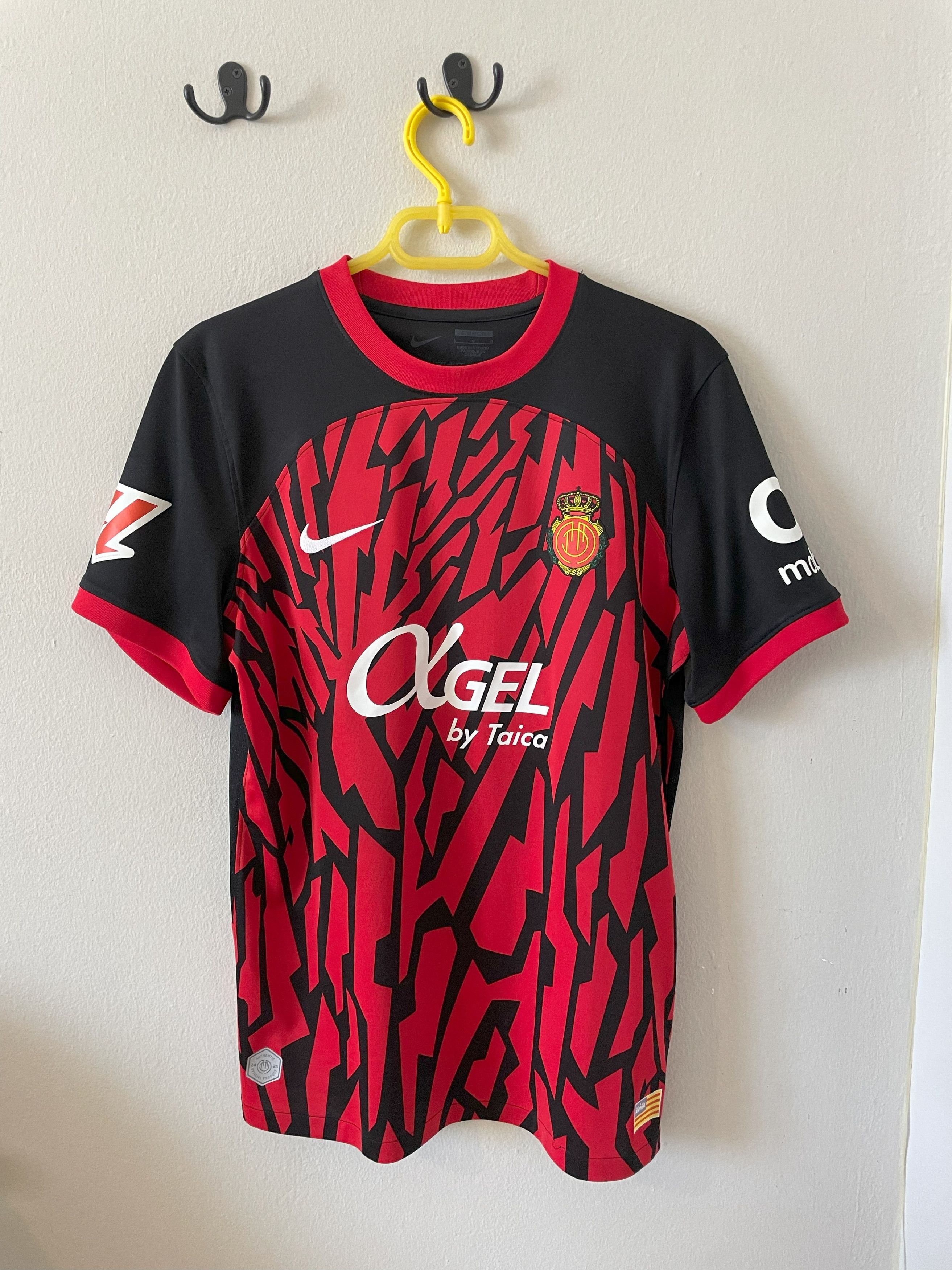 Nike Mallorca official football jersey Size US XL / EU 56 / 4 - 1 Thumbnail