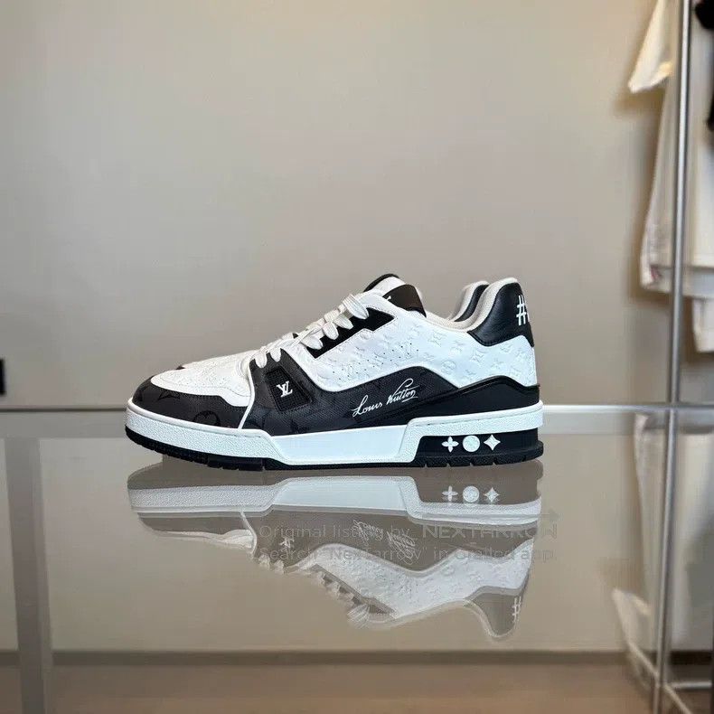 Louis Vuitton Louis Vuitton Trainer black and white embossed full print Size US 7.5 / EU 40-41 - 3 Thumbnail