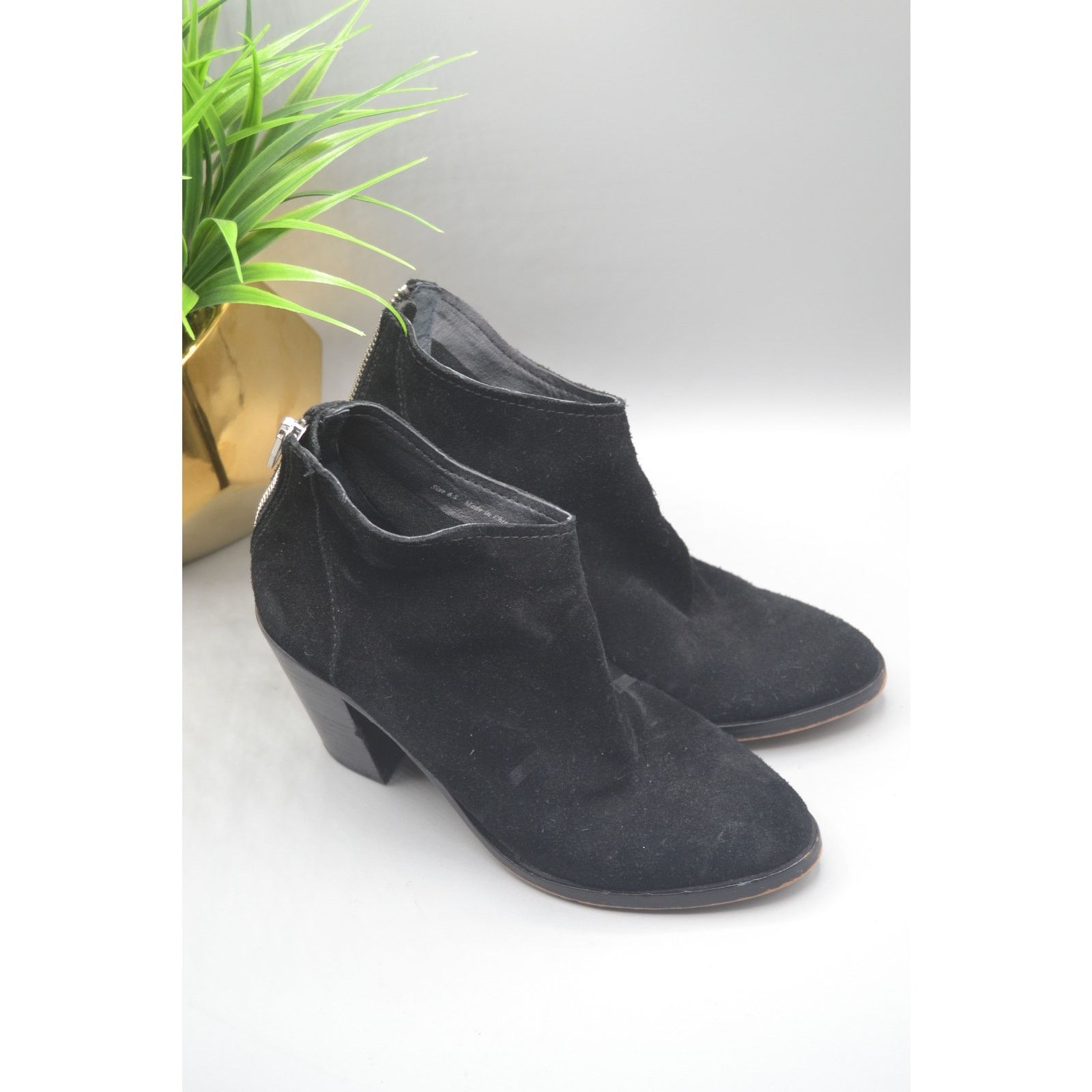 Dolce Vita Black Leather Dolce Vita Ankle Boots Size 6.5 Size US 6.5 / IT 36.5 - 1 Thumbnail