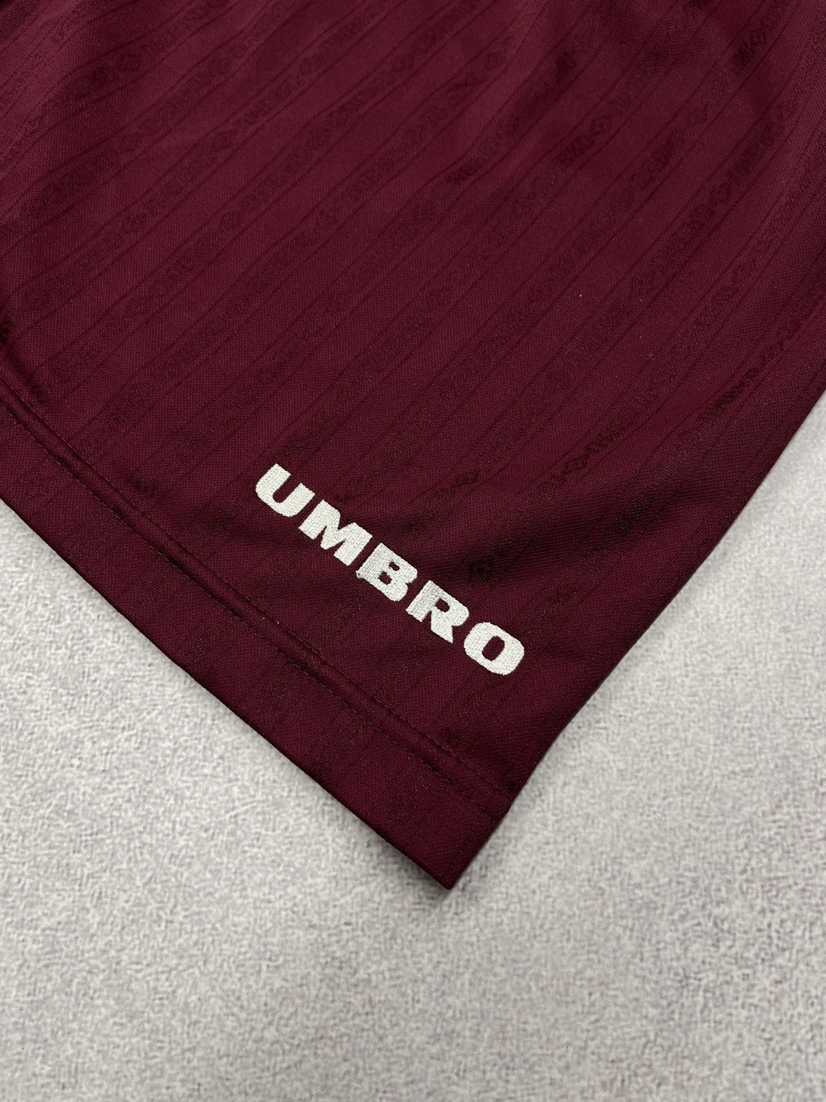 Umbro Vintage Umbro Basic Vinous Shorts Football Y2K Soccer Size US 36 / EU 52 - 4 Thumbnail