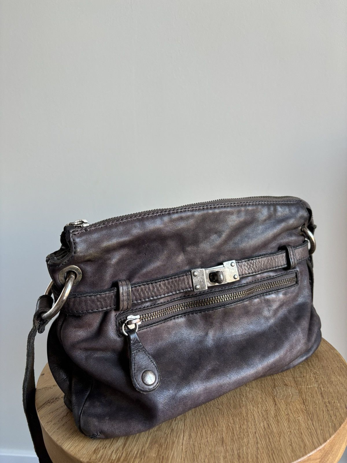Vintage Vintage Mer Du Sud Leather Croosbody Bag Size ONE SIZE - 1 Thumbnail