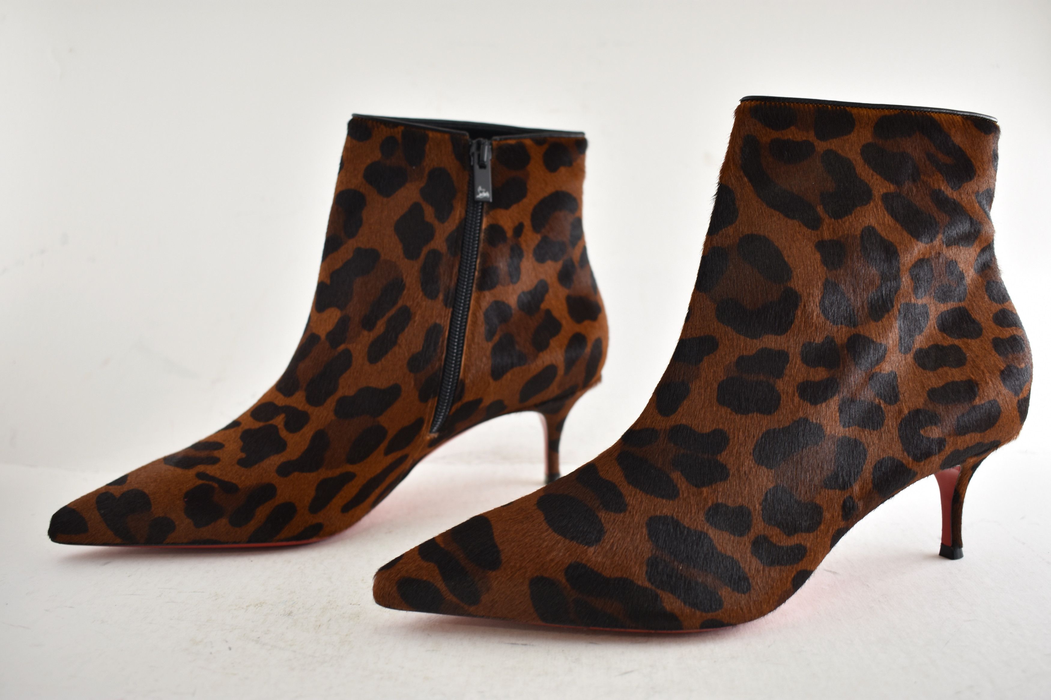 Christian Louboutin So Kate Booty 55 Black Leopard Pony Short Ankle Bootie 40.5 Size US 10.5 / IT 40.5 - 10 Thumbnail