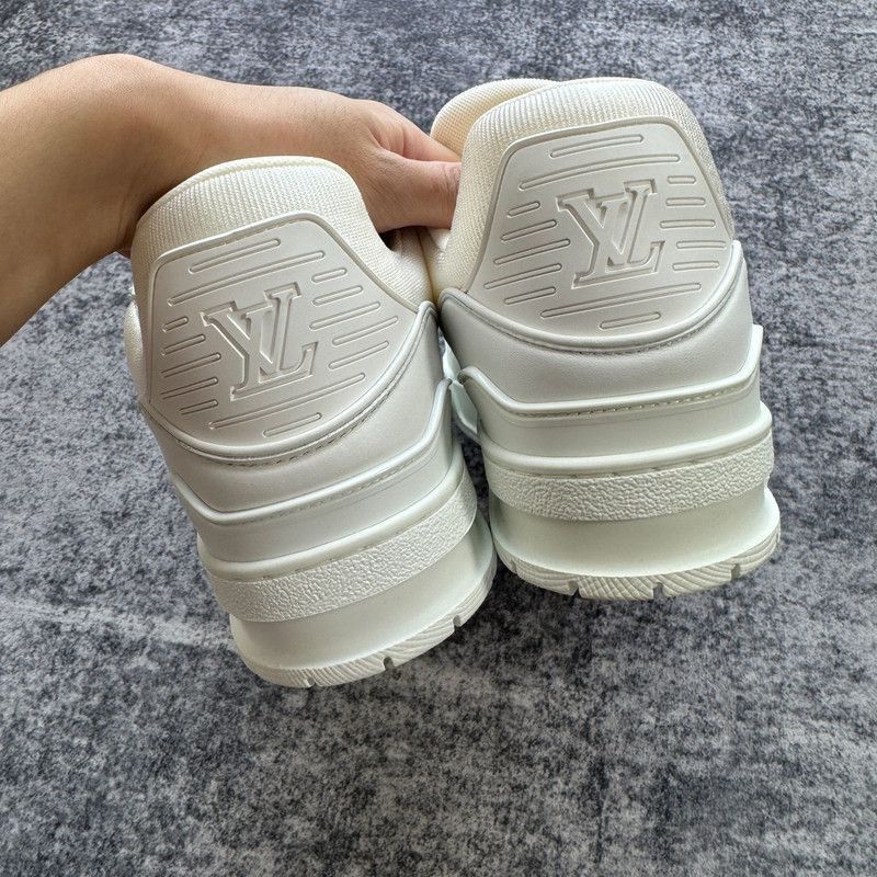 Louis Vuitton Louis Vuitton Low Top Trainer Sneakers for Men -2508 Size US 9.5 / EU 42-43 - 3 Thumbnail