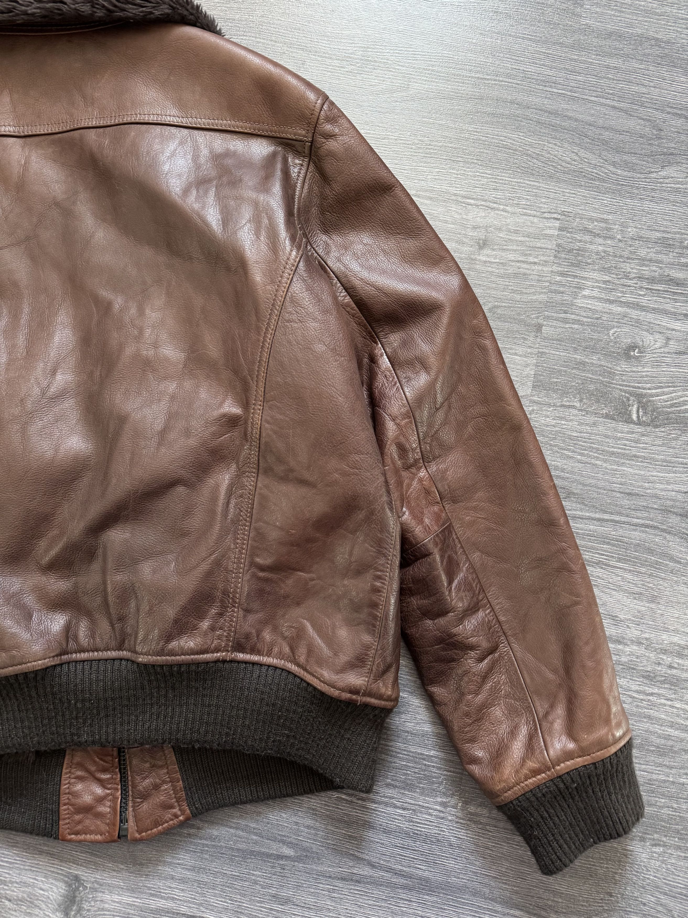 Leather Vintage A2 Leather Bomber Jacket with Faux Fur Lining Size US L / EU 52-54 / 3 - 9 Thumbnail