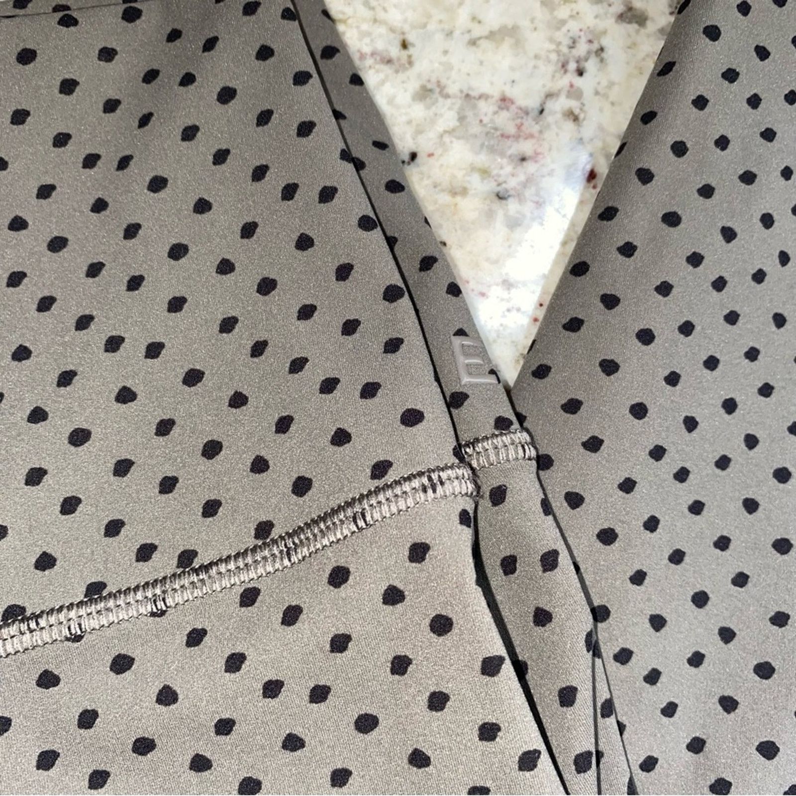 Everlane Everlane $68 Dot Perform Ankle Legging LG EUC Size 30" / US 8 / IT 44 - 4 Thumbnail