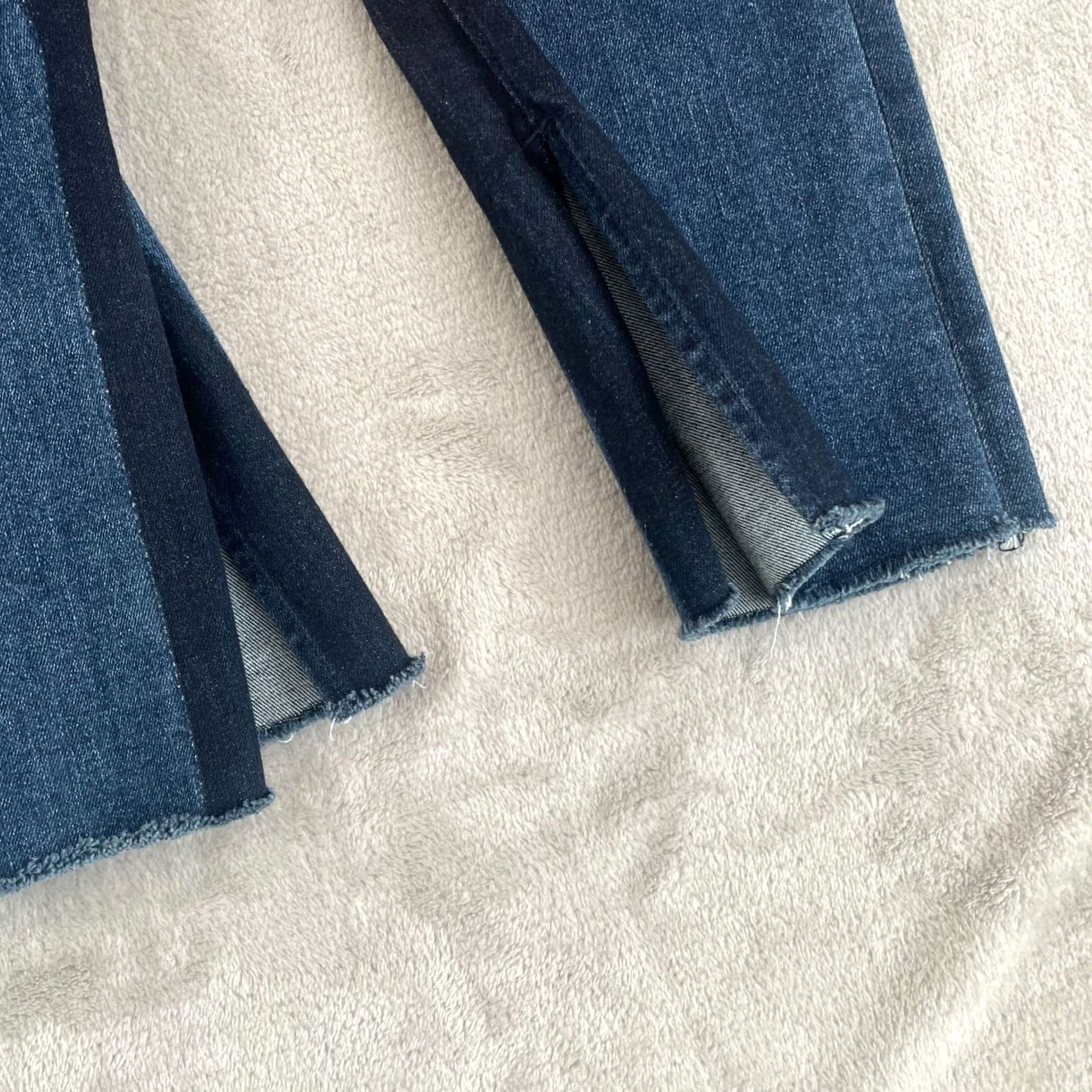Frame FRAME DENIM Le High Straight Jeans Women 25 Elaine Split Frayed Hem Designer Jeans Women 25 Blue Cotton Blend Helms City Preppy Size 42" / US 20 - 5 Thumbnail