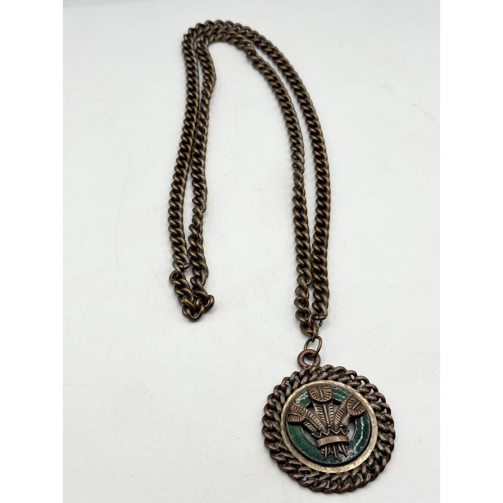 Vintage Estate vintage green enamel crown feather pendant necklace Size ONE SIZE - 4 Thumbnail