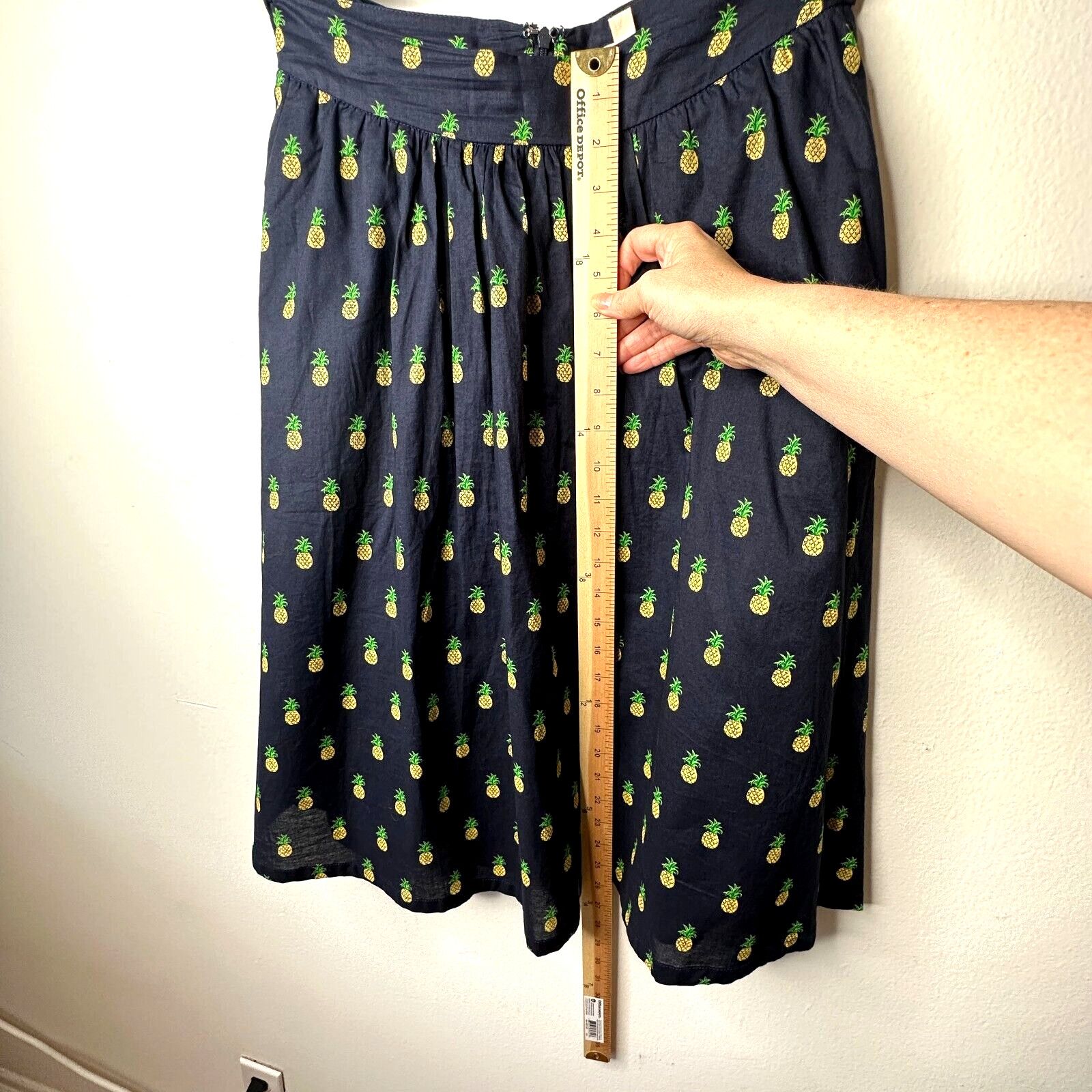 Anthropologie Mo:Vint NY Navy Pineapple Print Pleated Tie Midi Skirt SM Size 27" / US 4 / IT 40 - 11 Thumbnail