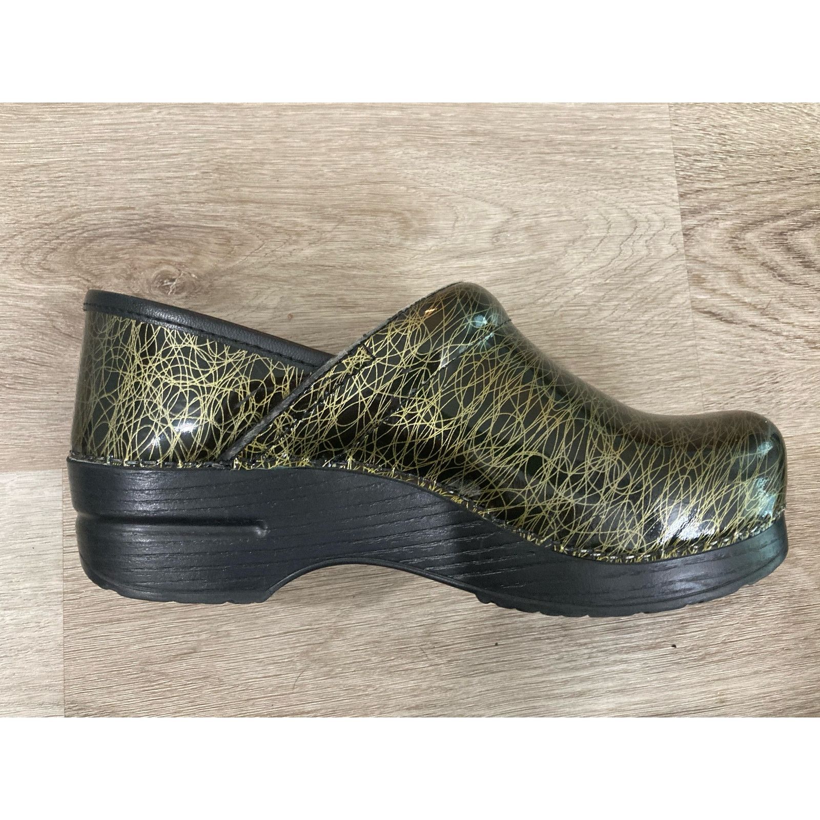 Dansko Dansko Professional Women's Black Gold Swirl Clogs 7.5 Size US 7.5 / IT 37.5 - 2 Thumbnail