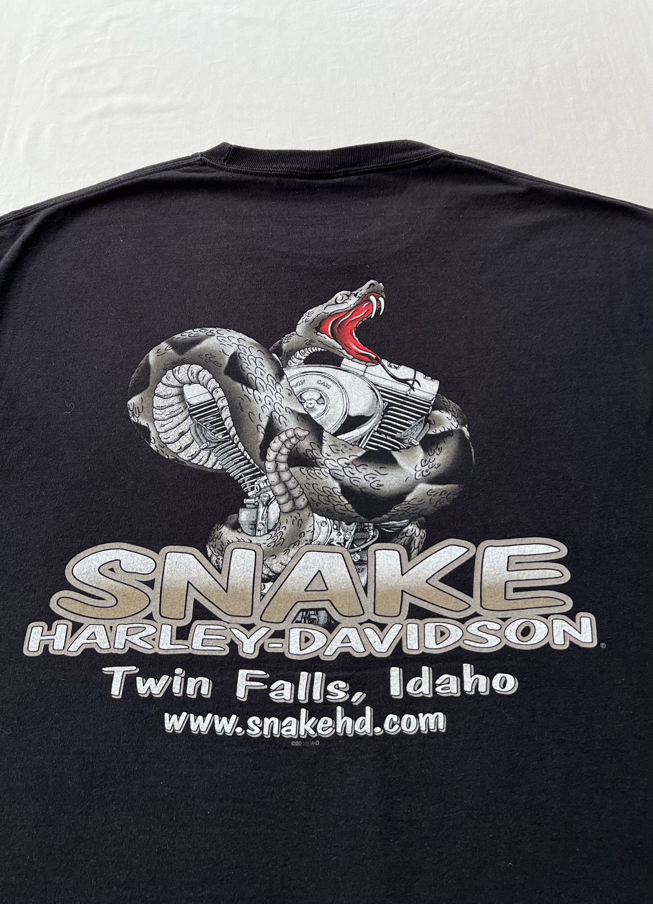 Harley Davidson Vintage 2015 Harley Davidson Motorcycle Snake Skull T-shirt Size US XL / EU 56 / 4 - 17 Thumbnail