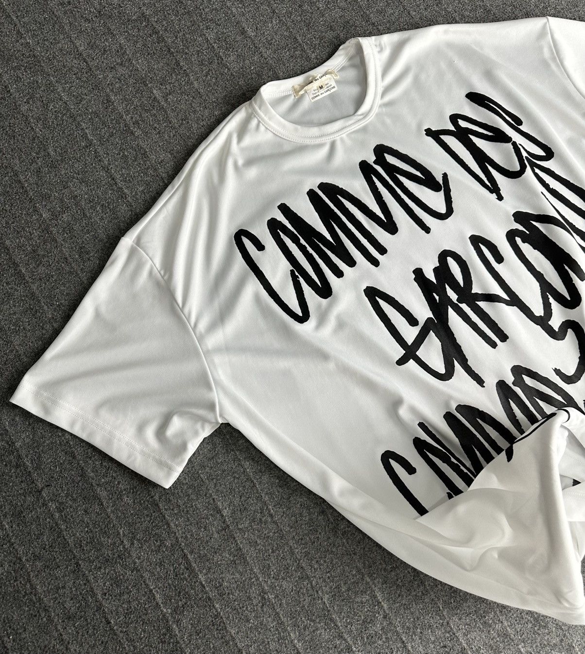 Comme des Garcons Comme des Garcons - A/W21 Wrap Graphic Print Crew Neck Shirt Size M / US 6-8 / IT 42-44 - 4 Thumbnail