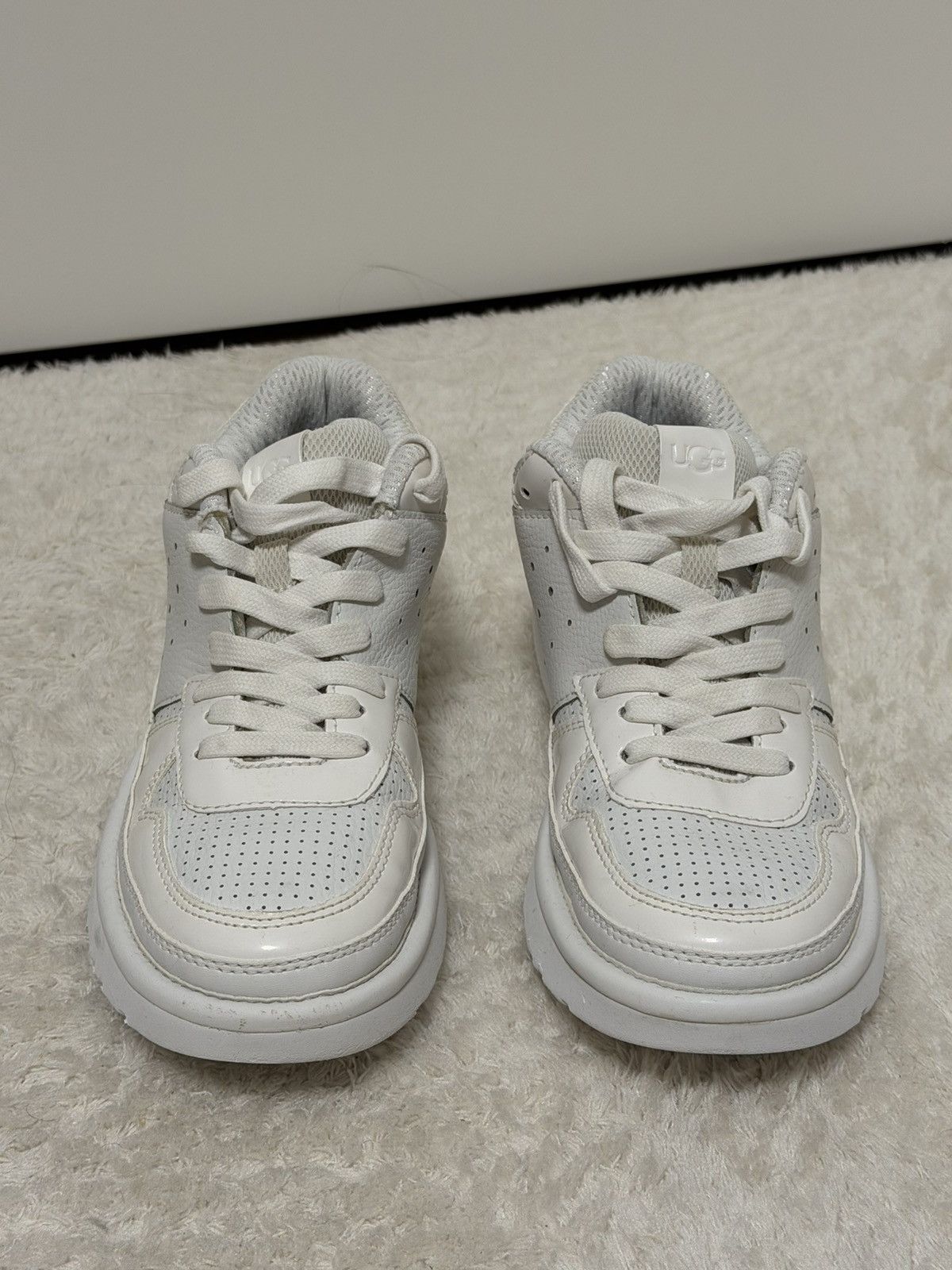 Ugg Ugg Shoes Size 39 - As Good As New Size US 9 / IT 39 - 2 Thumbnail