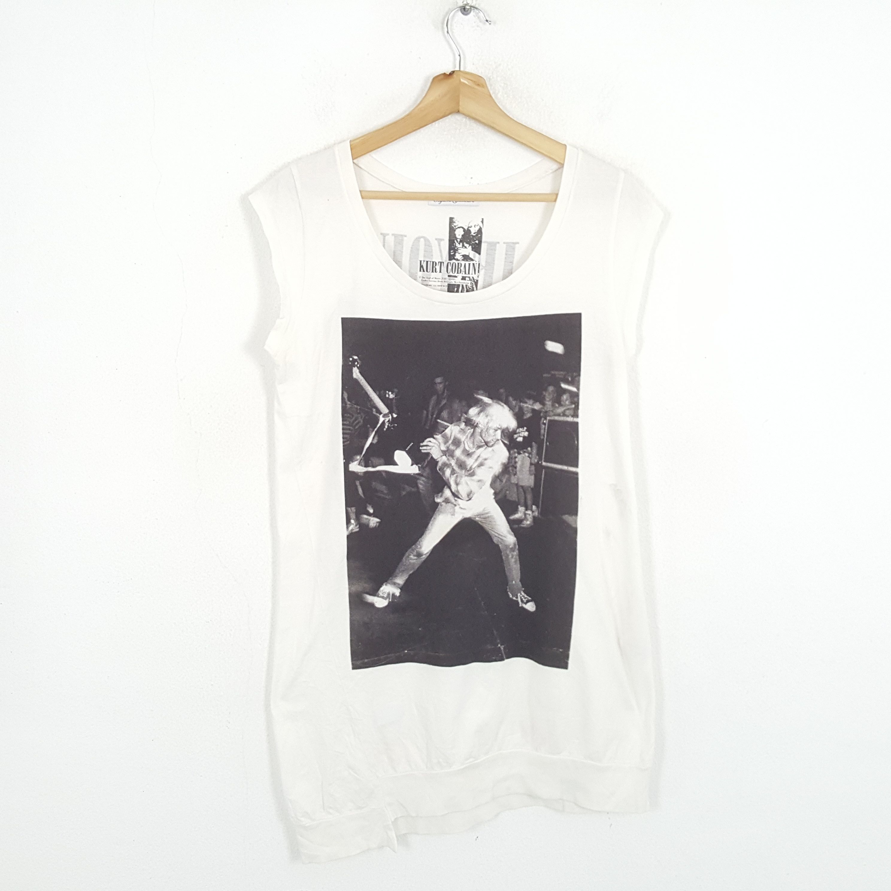 Hysteric Glamour × Vintage Vintage HYSTERIC GLAMOUR x KURT COBAIN Japan Brand T-Shirt Size US S / EU 44-46 / 1 - 1 Thumbnail