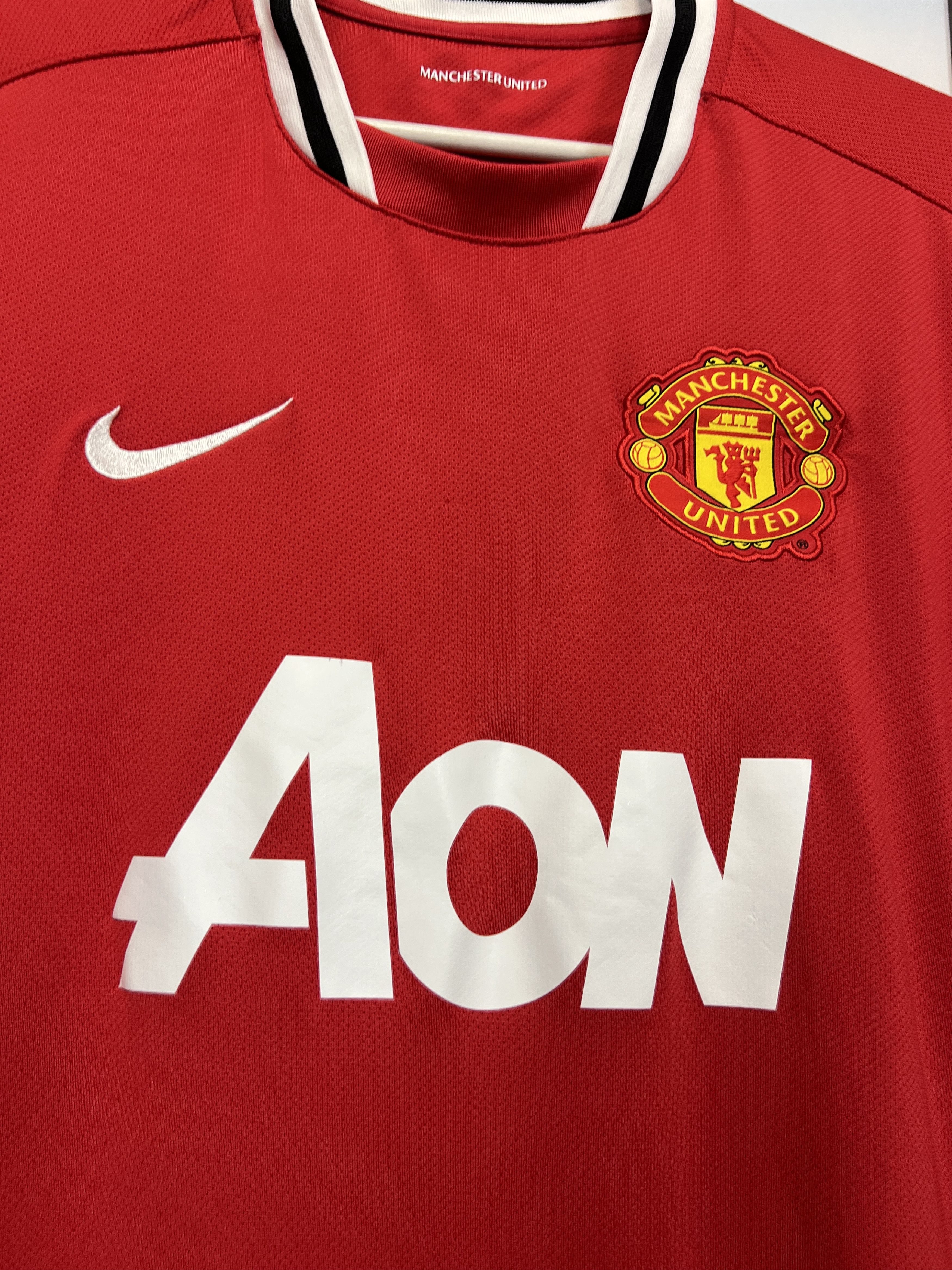 Nike Manchester United football shirt Soccer Long Sleeve Jersey Size US M / EU 48-50 / 2 - 3 Thumbnail