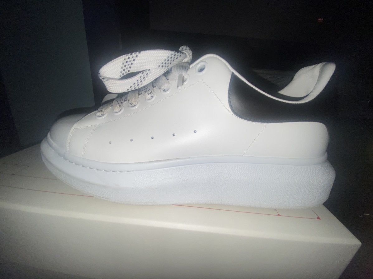 Alexander McQueen Alexander McQueen Oversized Sneaker Size US 8 / EU 41 - 3 Thumbnail
