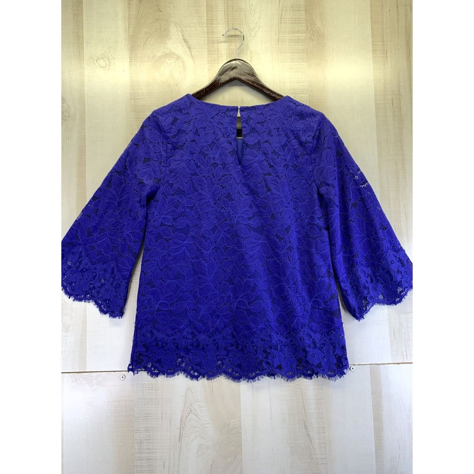 Banana Republic Banana Republic Blouse Top Womens Size S-6597 Blue Lace 3/4 Bell Sleeve Size S / US 4 / IT 40 - 5 Thumbnail