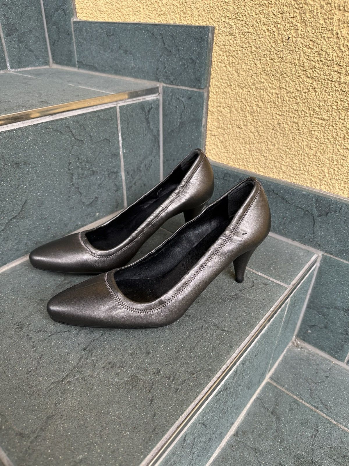 Prada Prada Heels Pumps Gray Vintage Rare Leather size 36,5 US-6 Size US 6 / IT 36 - 5 Thumbnail