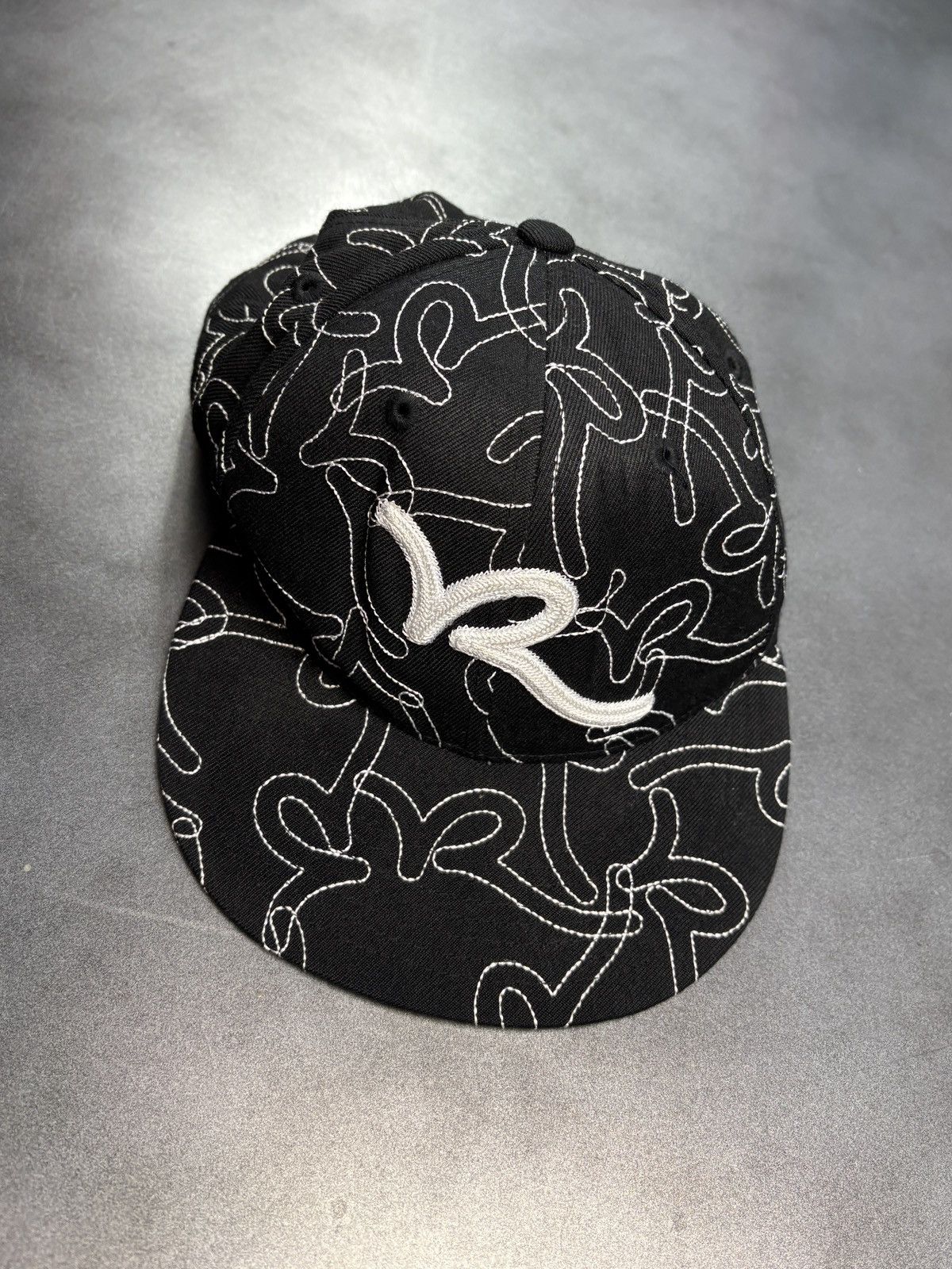 Rocawear × Vintage Vintage Rocawear Fitted Cap 7 1/2 Flat Brim 2000s 1990s Y2K Size ONE SIZE - 1 Thumbnail