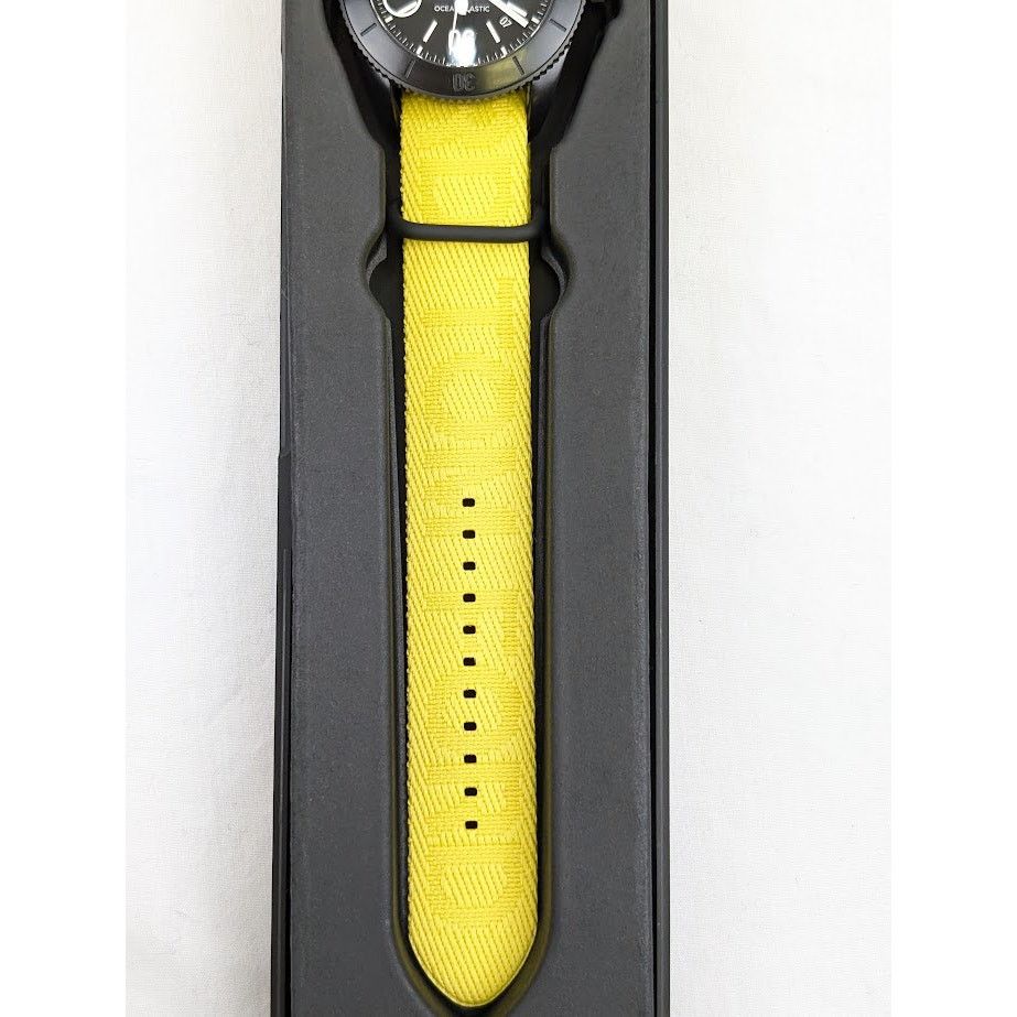 Tom Ford o1rshd1 Size: OS / Plastic Large Case Sports Watch in Yellow Size ONE SIZE - 8 Thumbnail